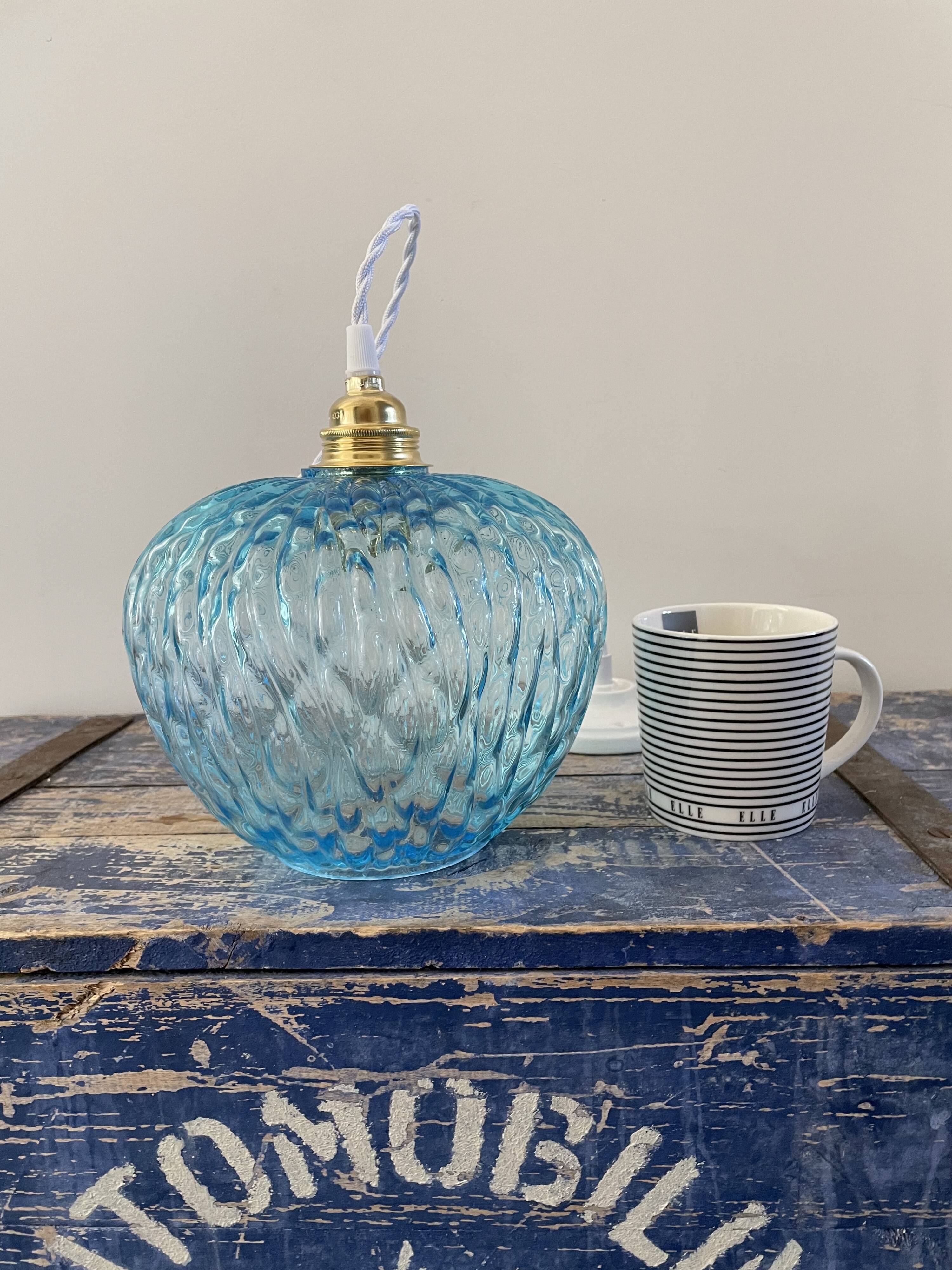 Suspension vintage bleue turquoise en verre ciselé électrifiée à neuf