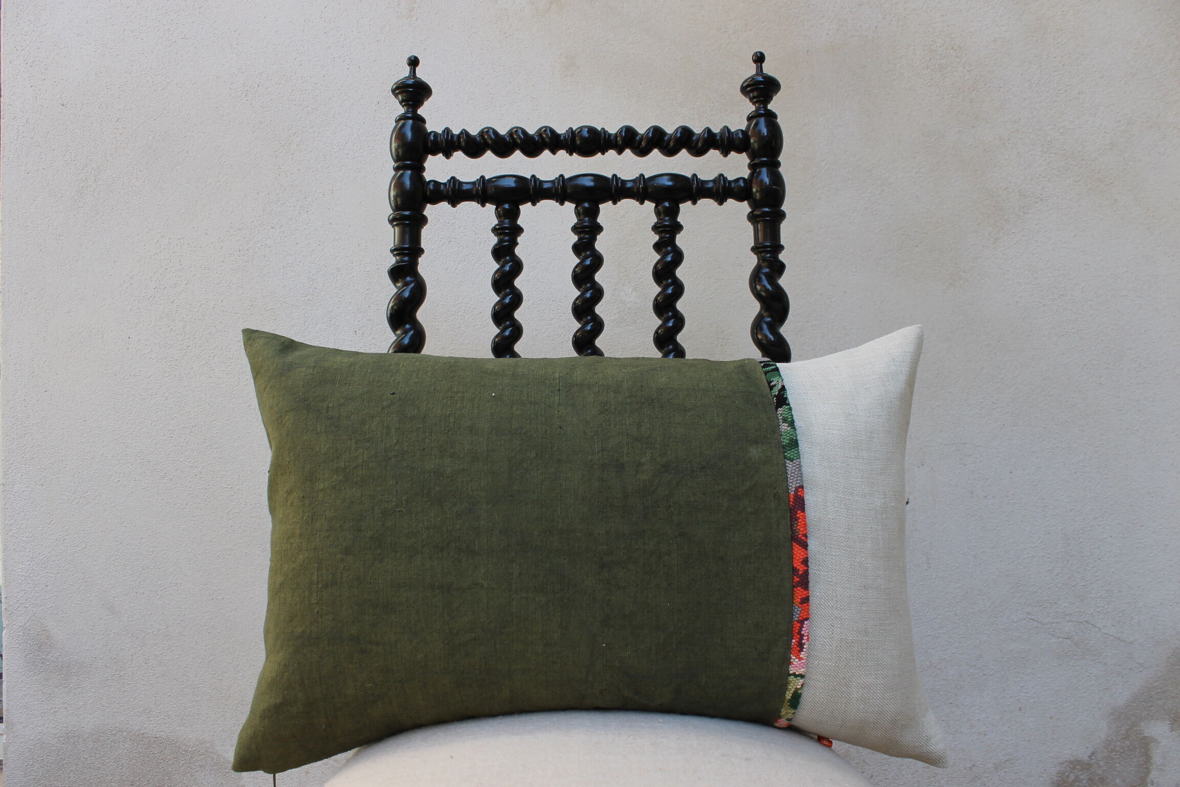 Upcycled cushion "khaki green" - 40x60cm - linen & hemp & canvas