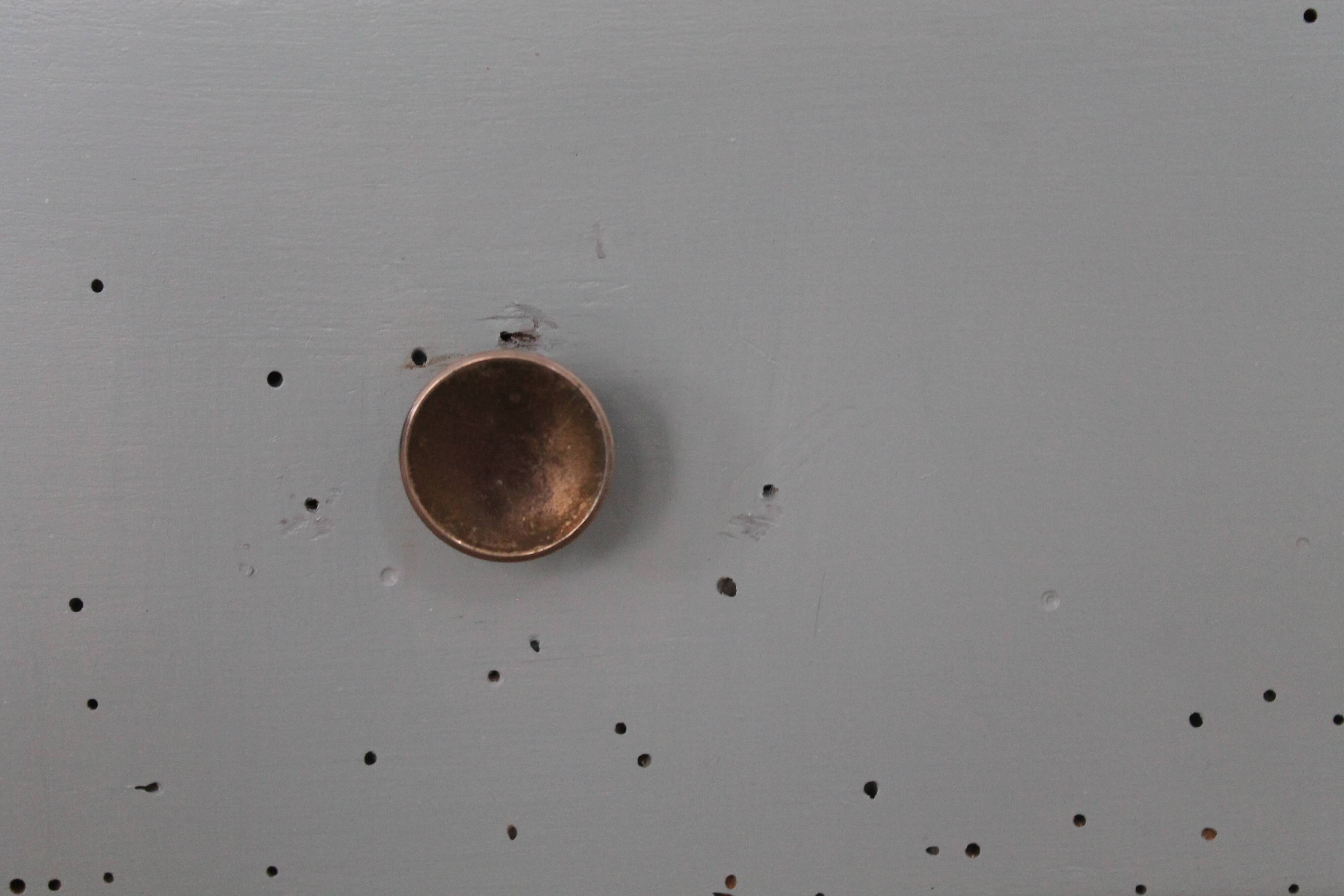 Asymmetrical wardrobe typical of the 50