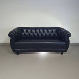 Rotonda sofa designed by Anna Gili originates from the Mastrangelo exposition in 1997 at The Frozen
