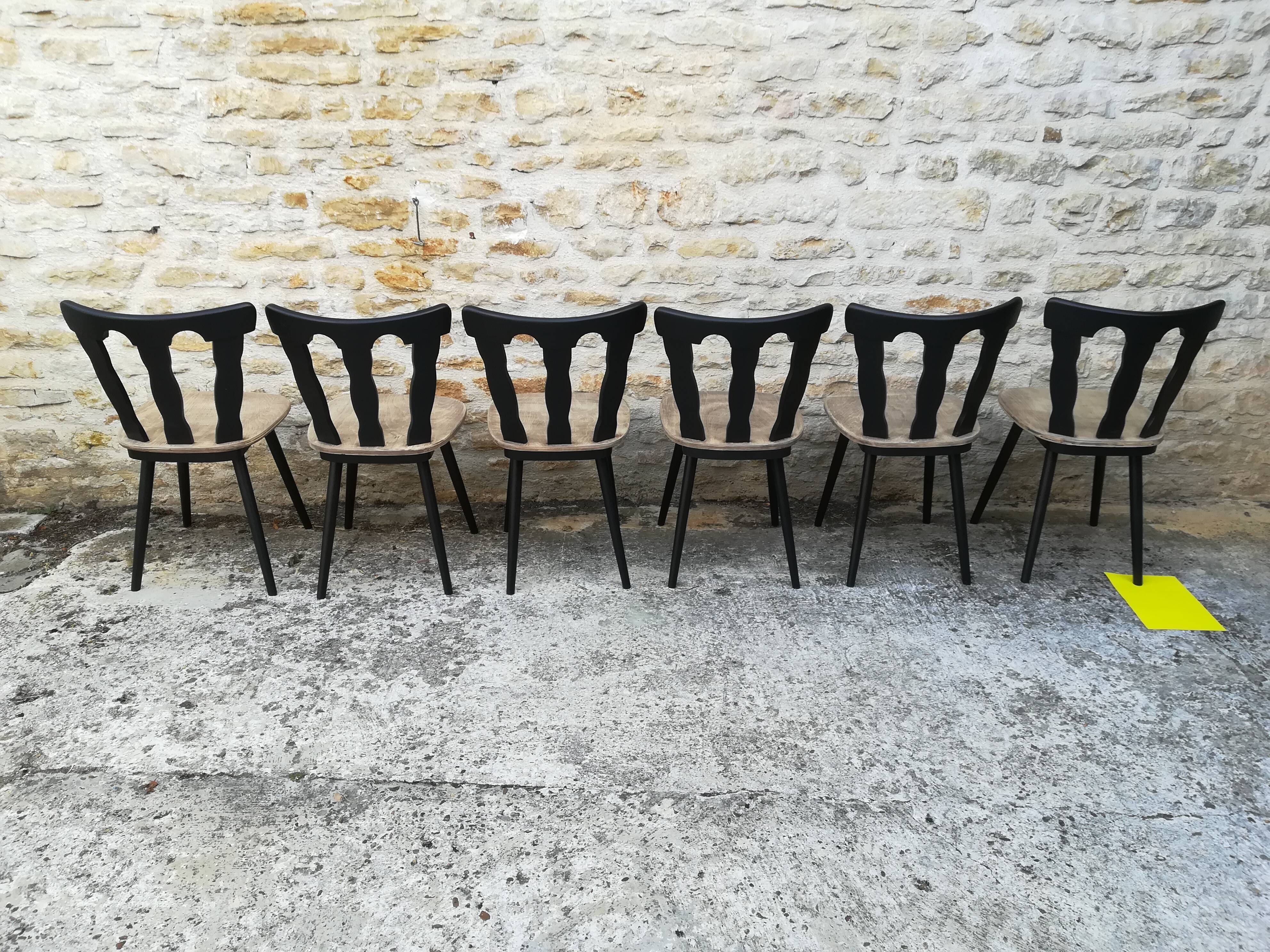 Lot of 12 bistro chairs