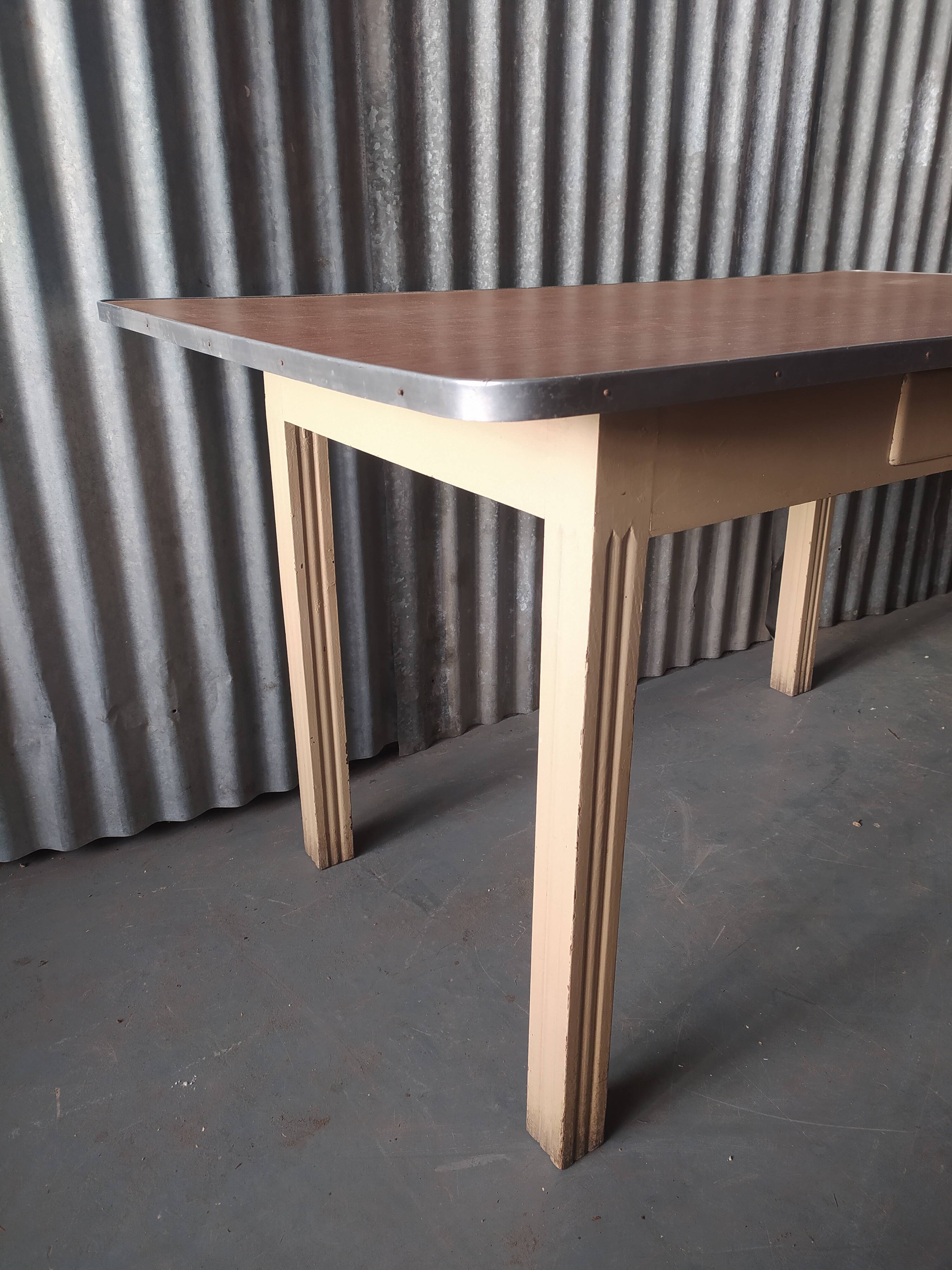 Table de cuisine vintage années 50
