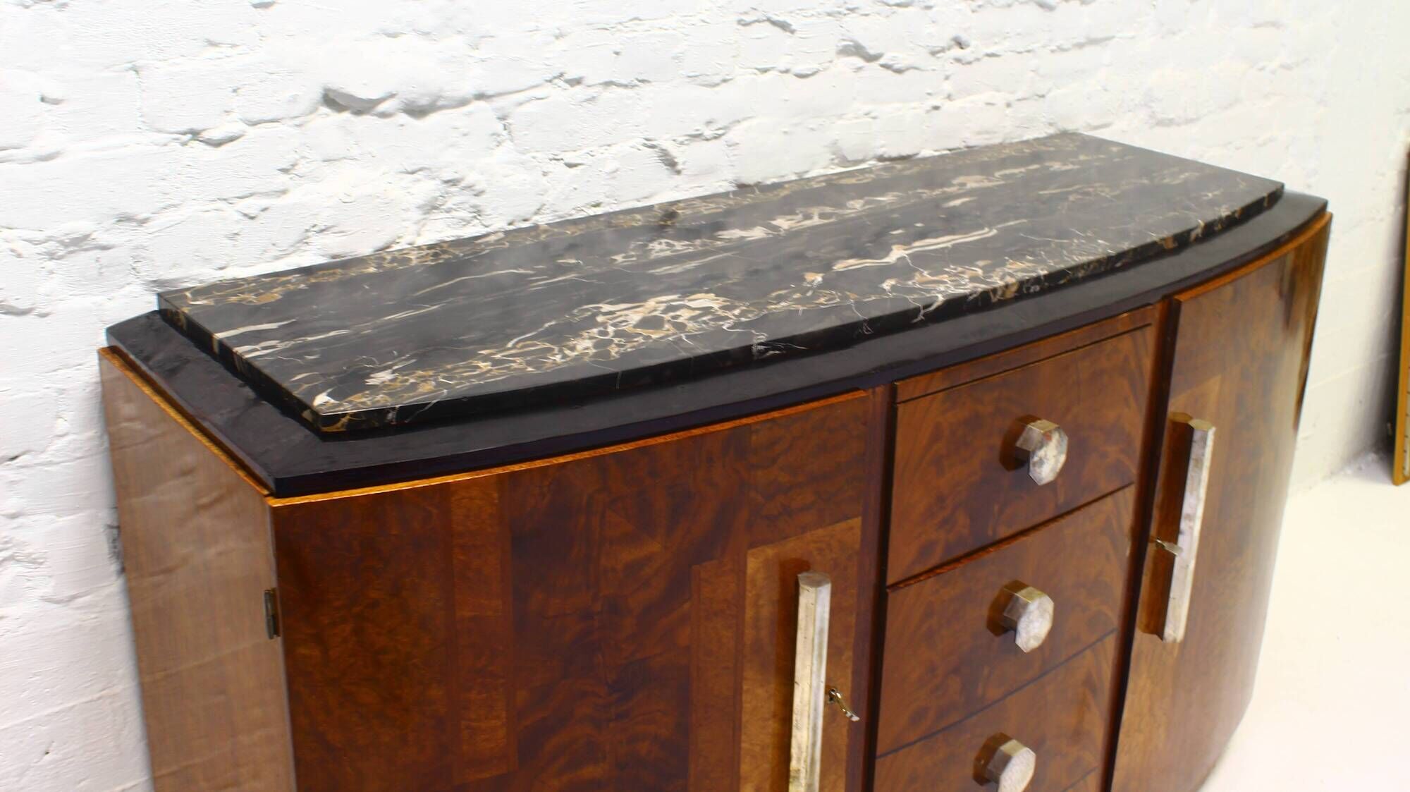 French Art Deco sideboard from the 1930s