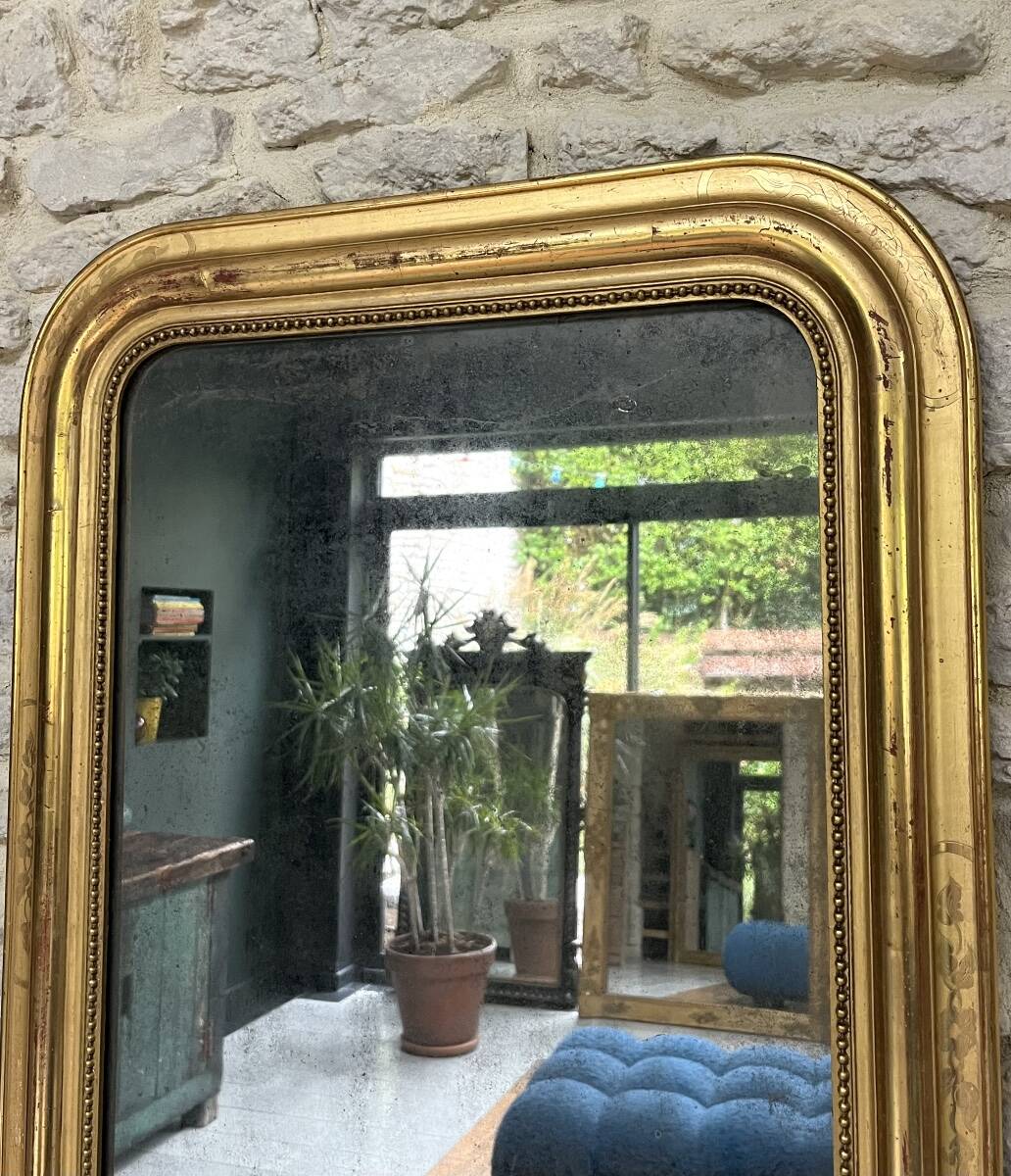 Louis-Philippe pearl mirror 82/61cm gilded with gold leaf, mercury glass, fireplace overmantel.
