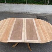Table à manger ronde pied central extensible décapée en noyer massif 2 rall