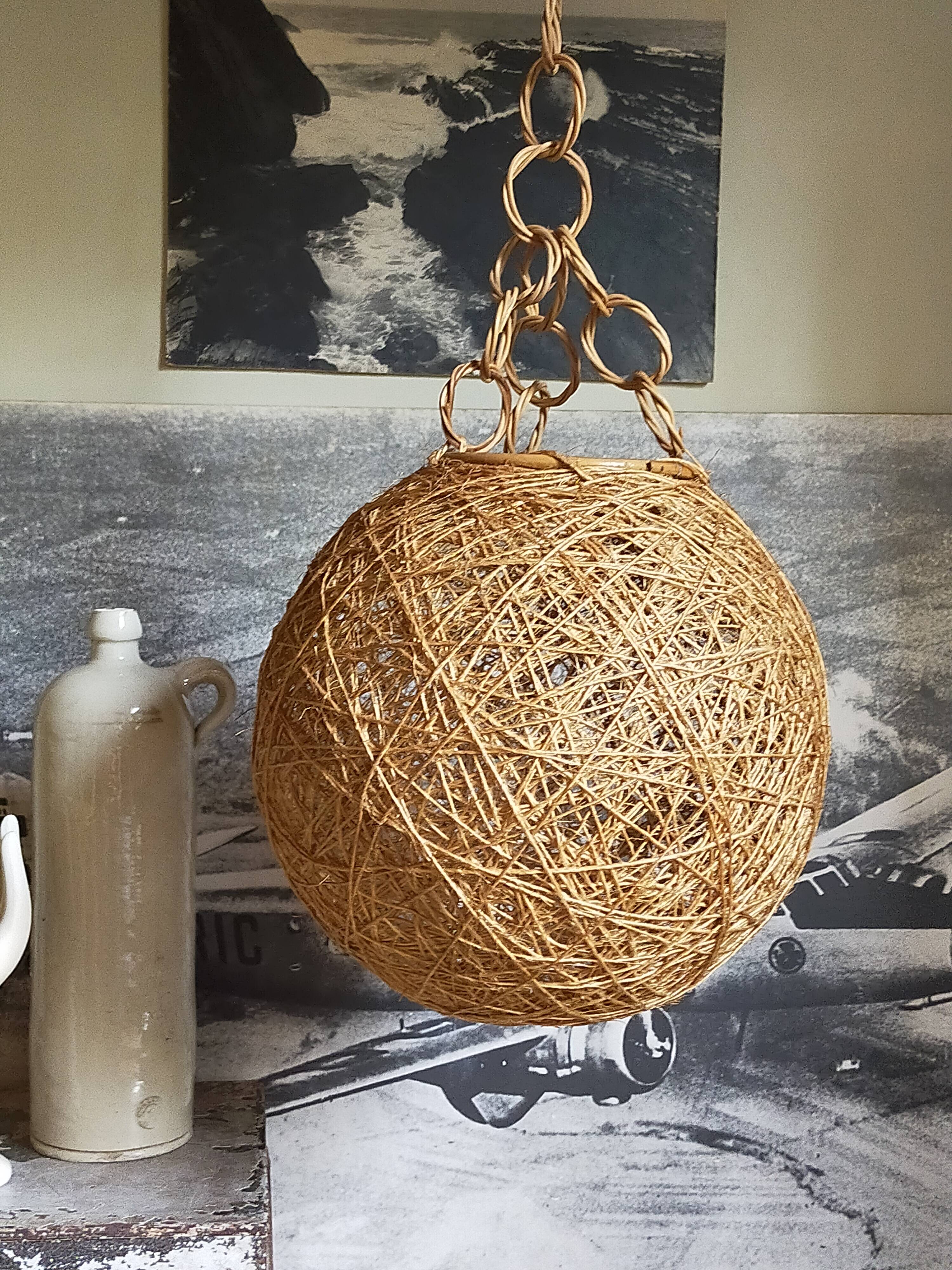 Lampshade suspension vintage wicker ball and natural string
