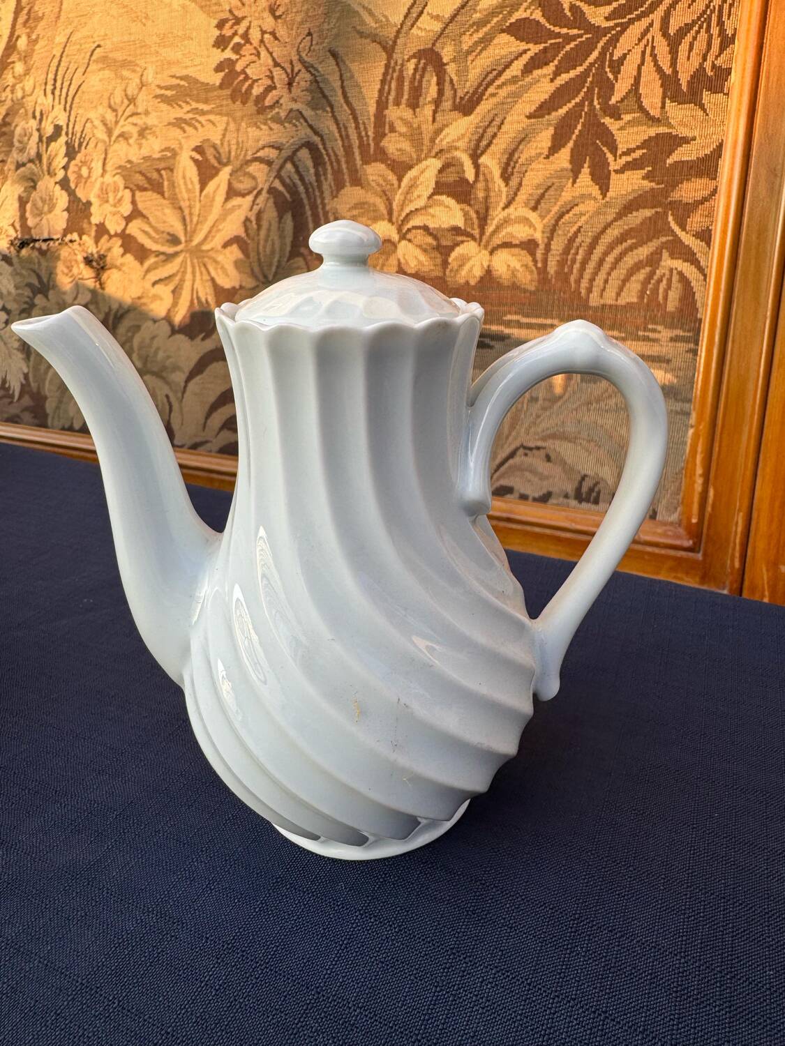 Tea and coffee dessert service (74 pieces)