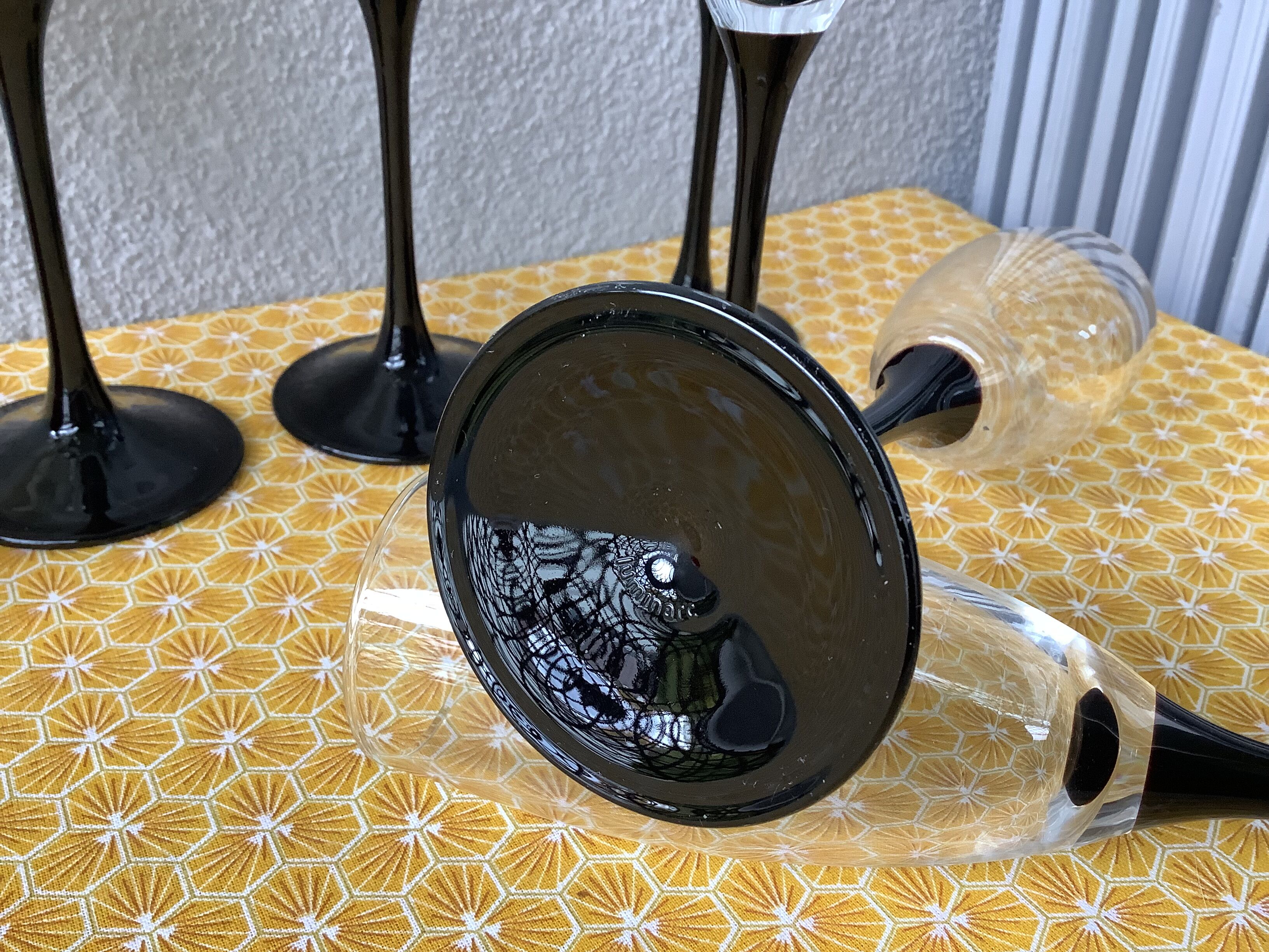 6 champagne flutes Luminarc pied noir