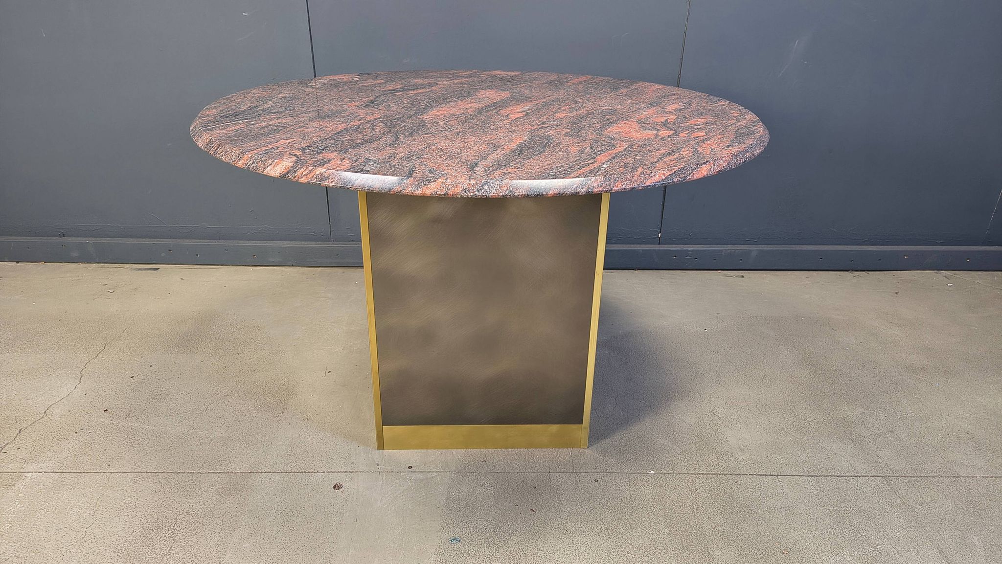 Table centrale en granit et laiton de Belgochrom, années 1970
