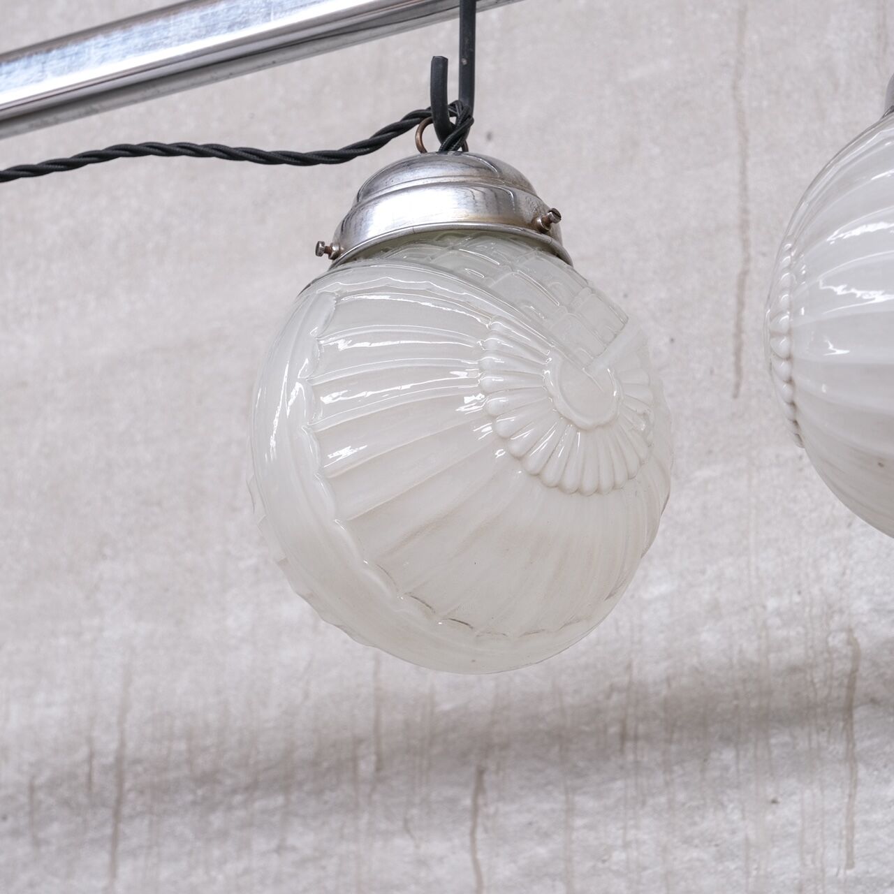 Paire de suspensions Art Déco en verre