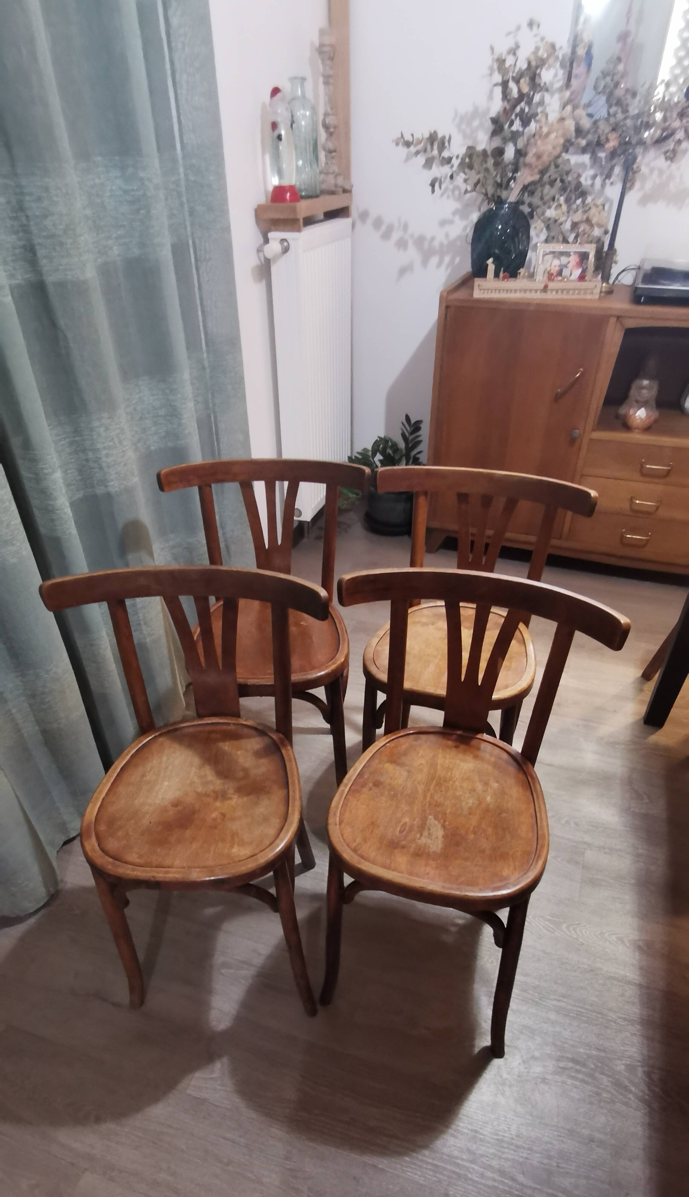 Lot of bistro chairs