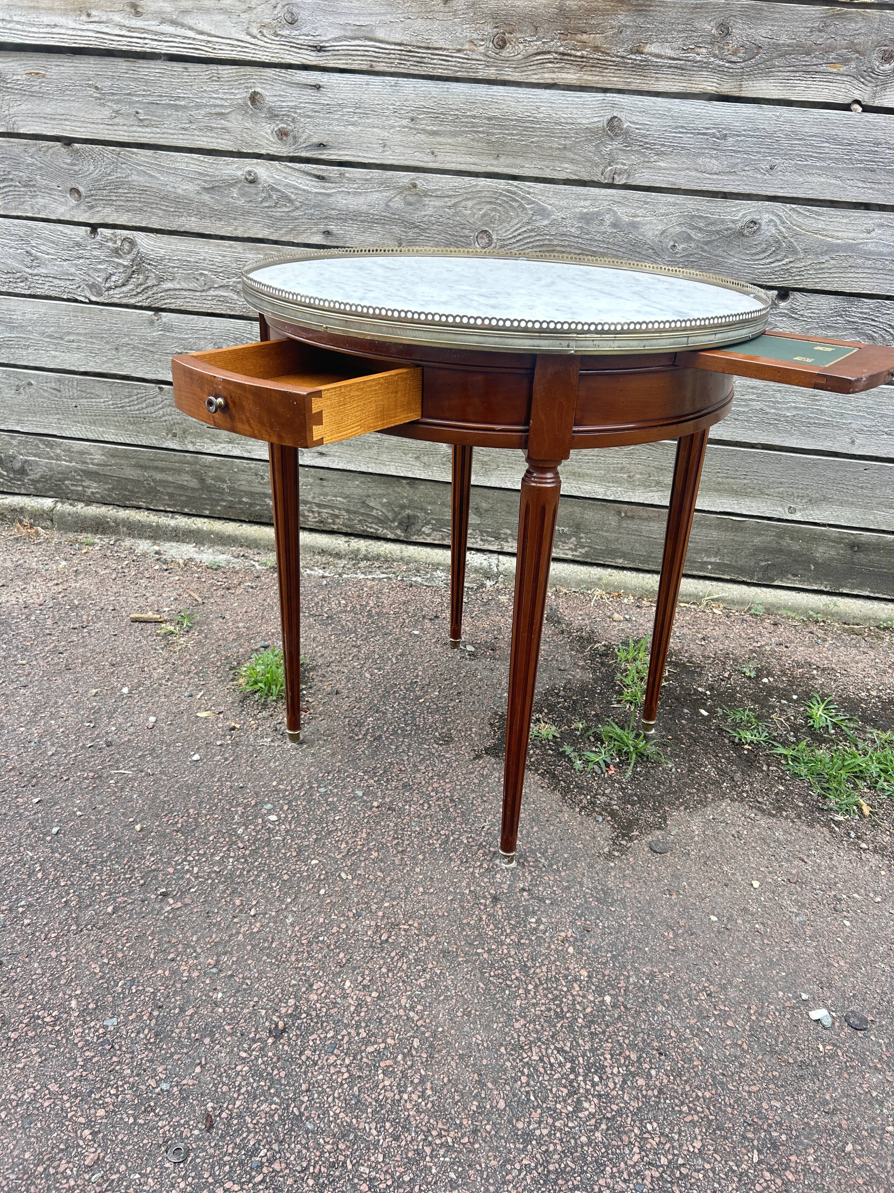 Bouillotte table in Louis XVI style