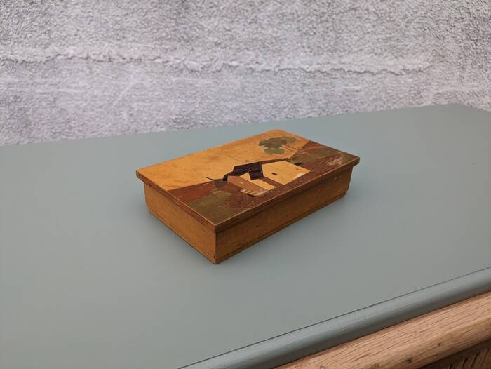 Inlaid wooden box