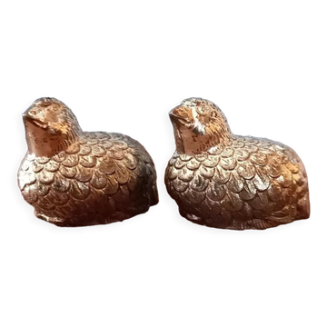 Salt and pepper shaker