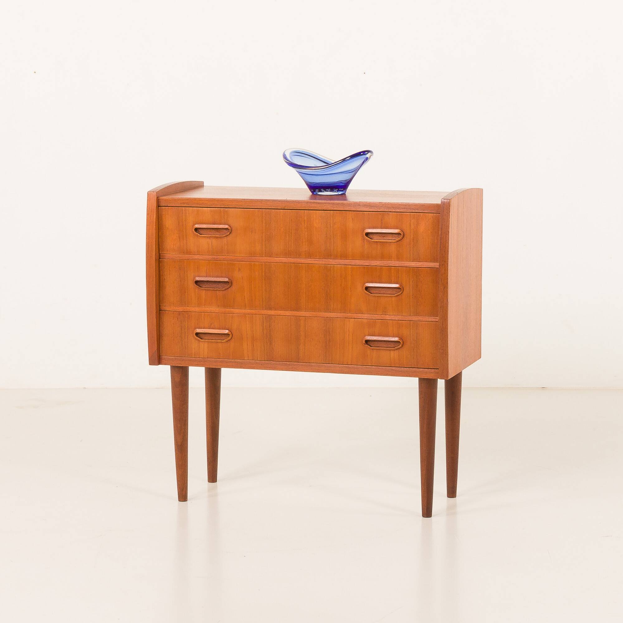 Commode danoise en teck, années 1960