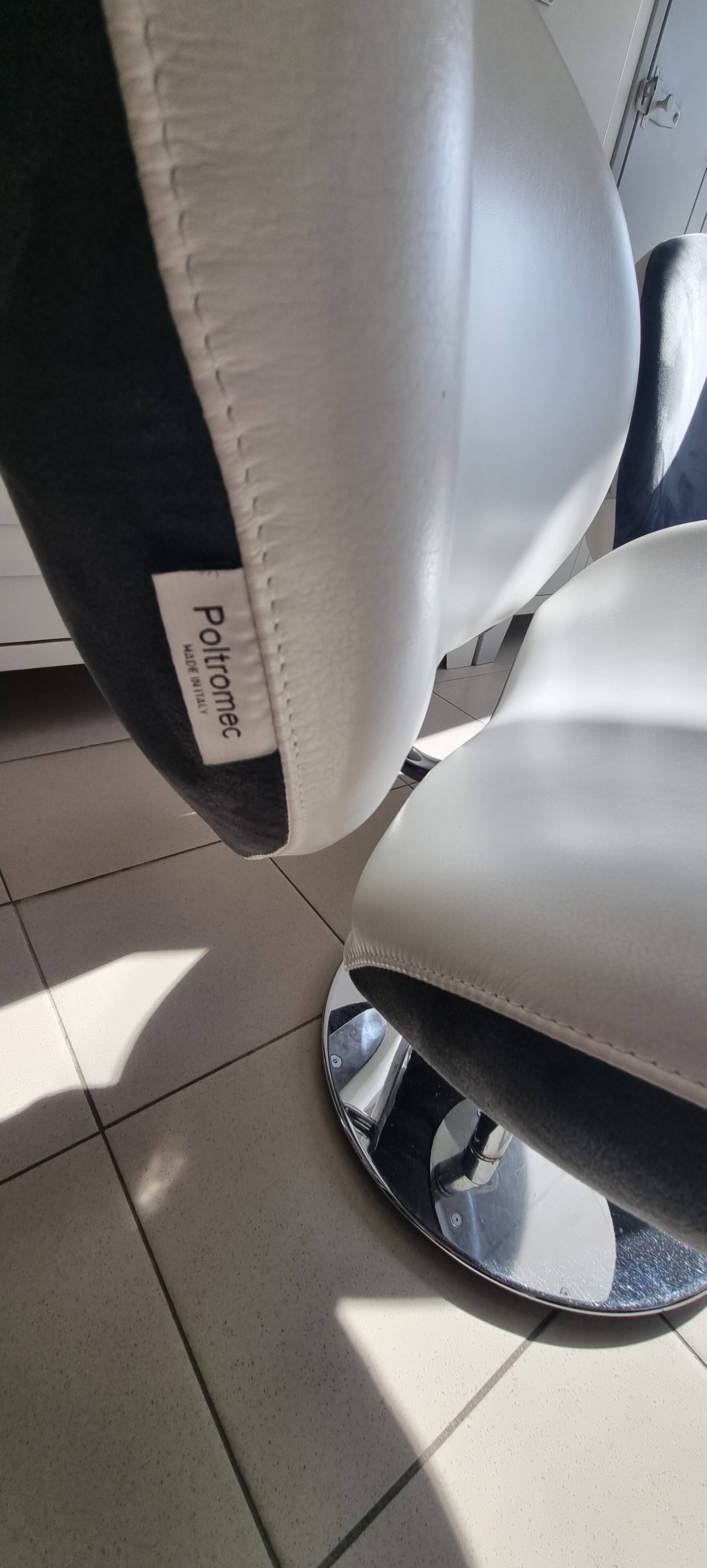 Pair of vintage retro armchairs Poltromec