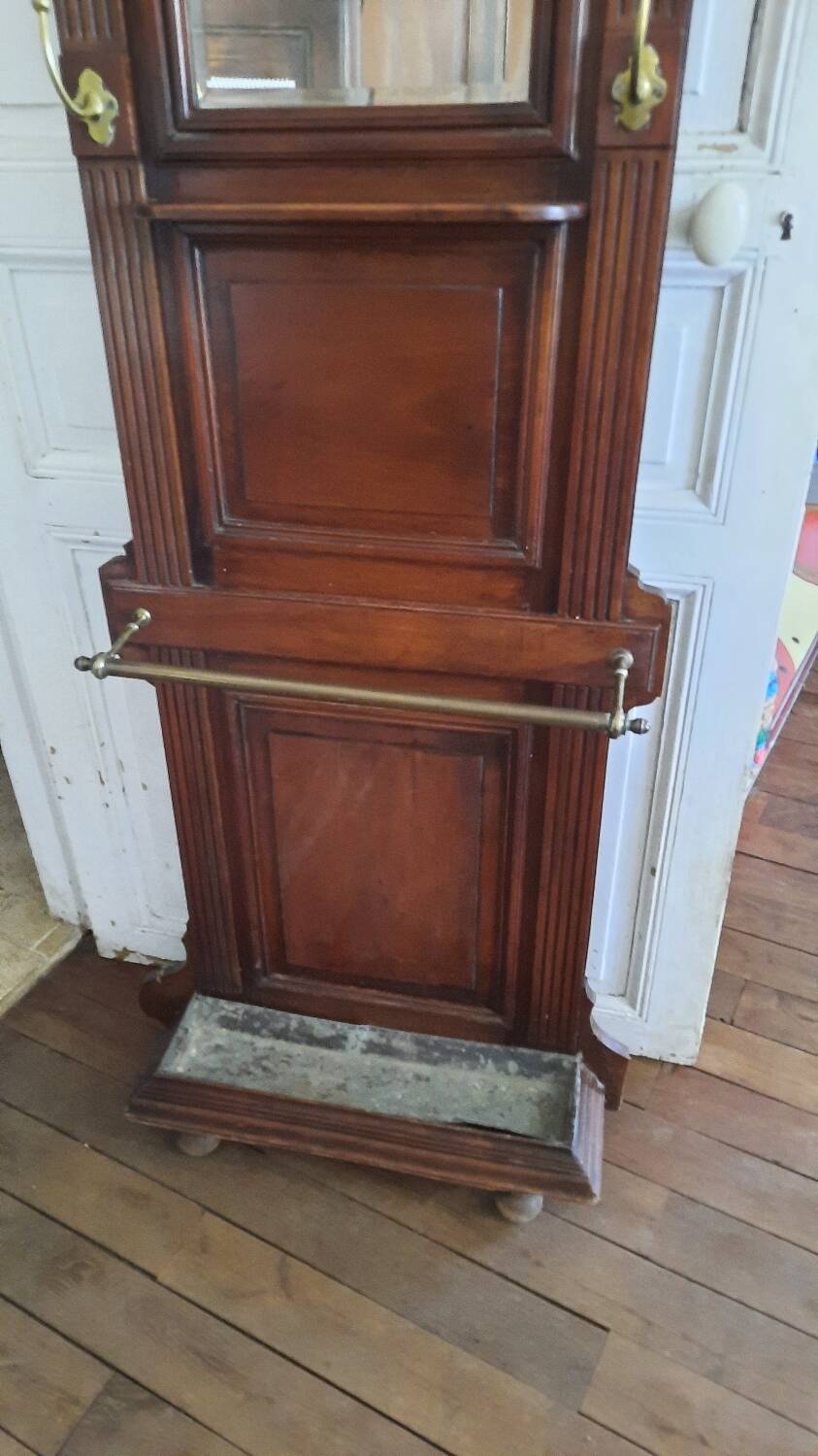 Cloakroom coat rack 1900