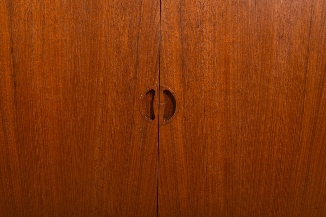 Mid Century Fine Danish Bar Cabinet in Teak