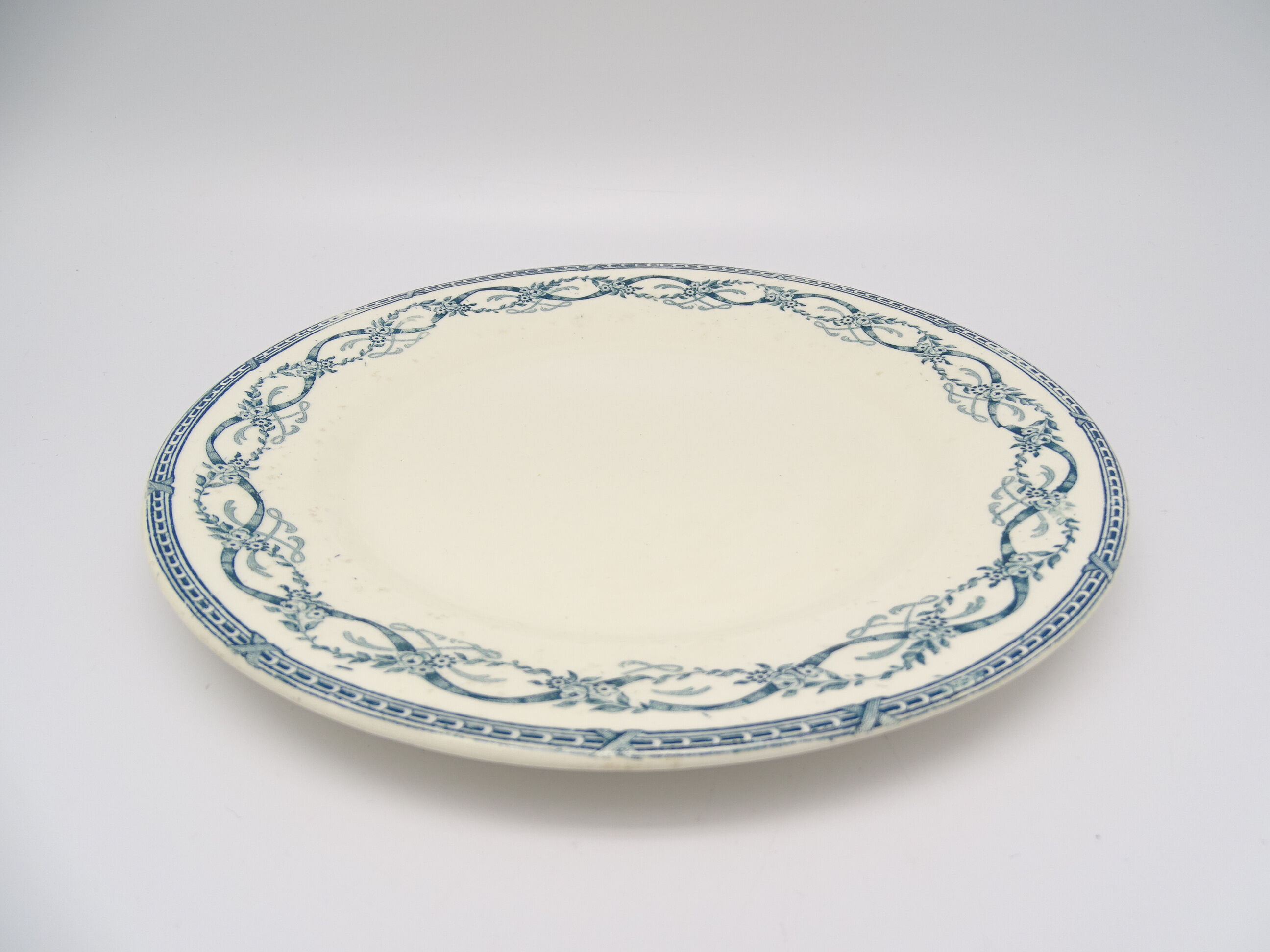 Lot of 6 plates with model dessert Recamier