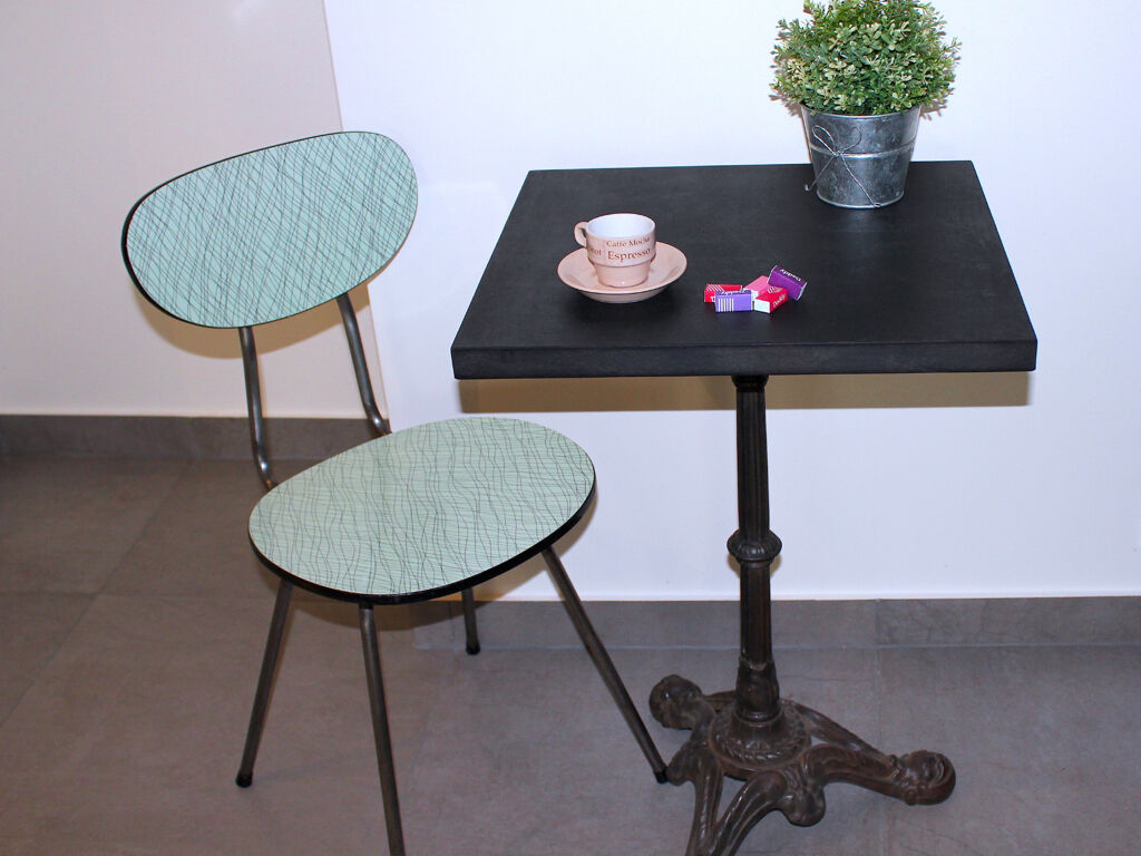 The 1950s formica chair