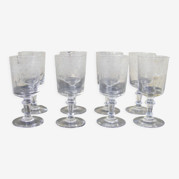 Série de huit verres anciens