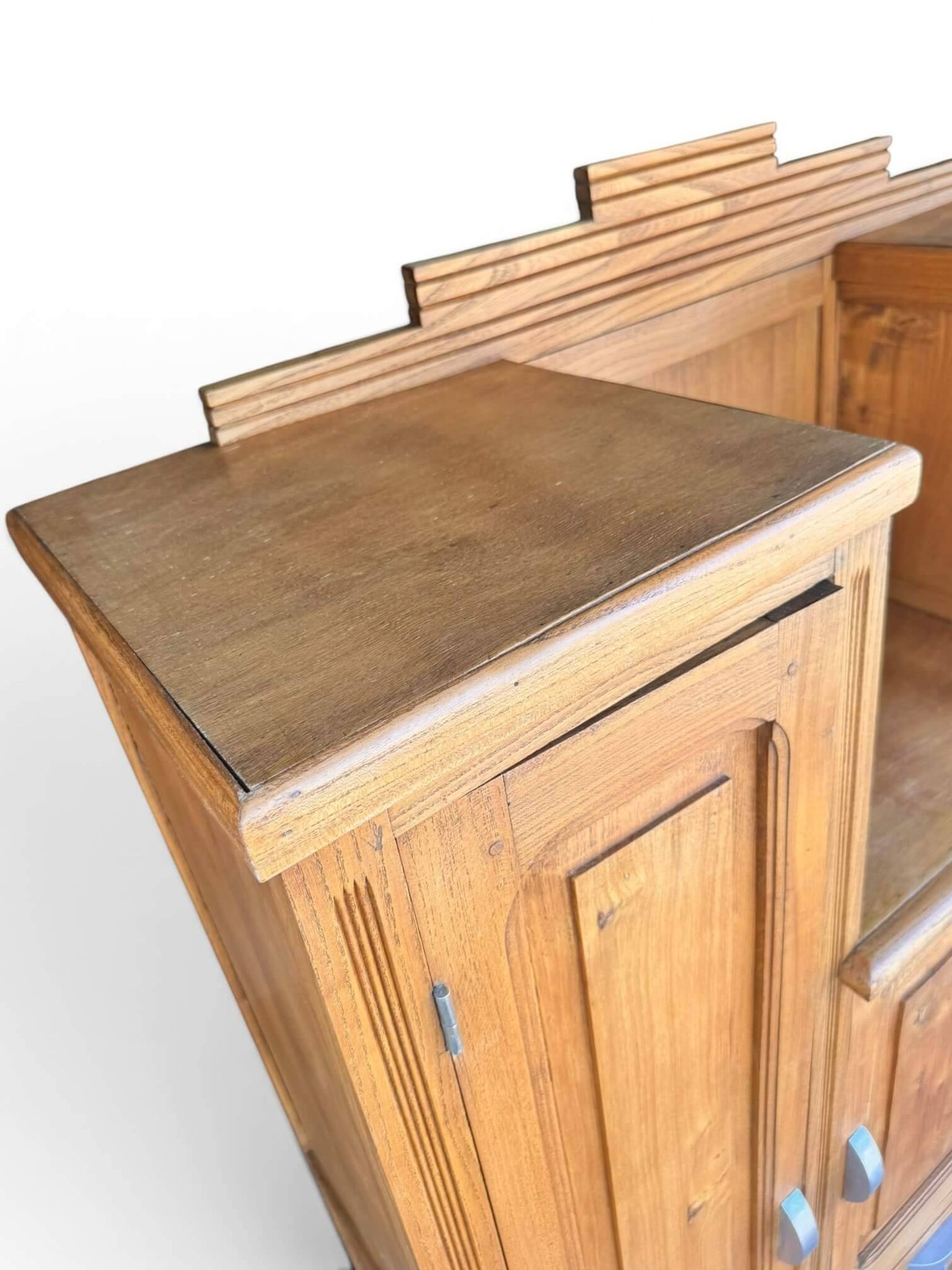 Armoire Art Déco asymétrique, vers 1940