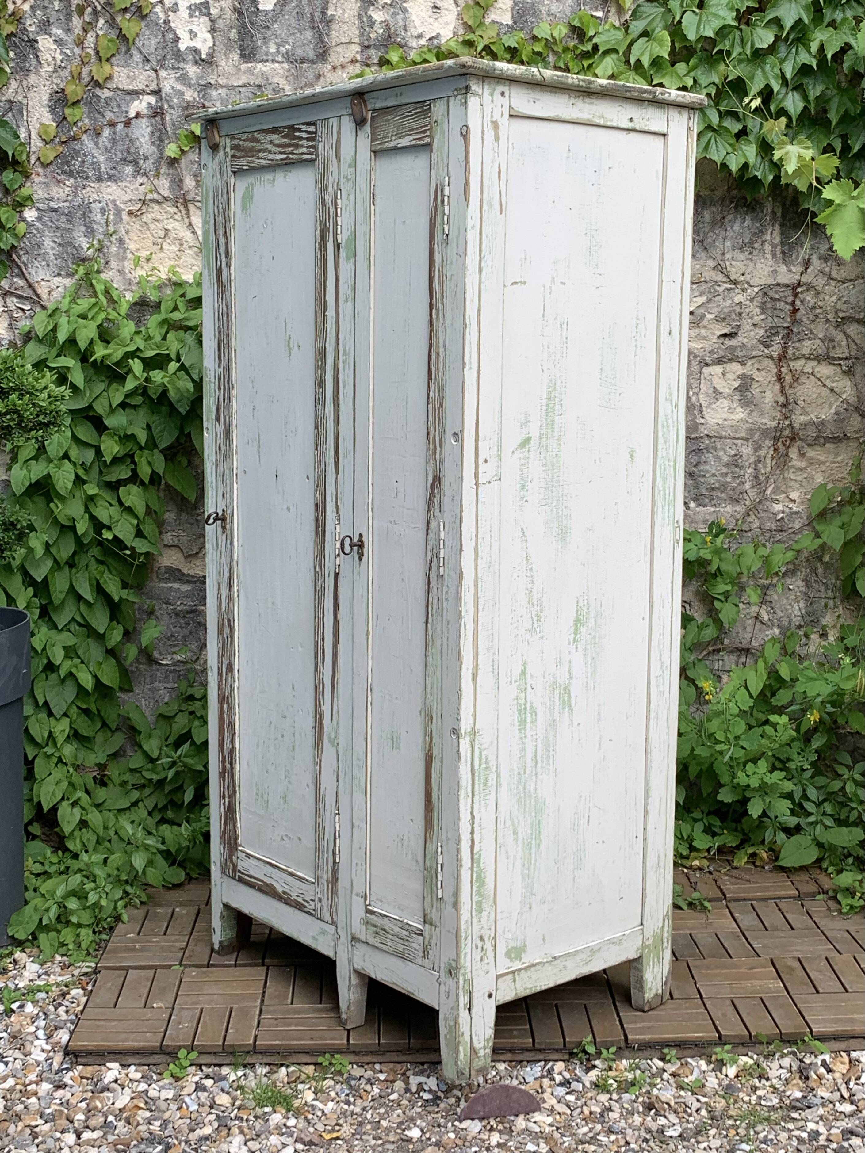 Parisian workshop cabinet 1940