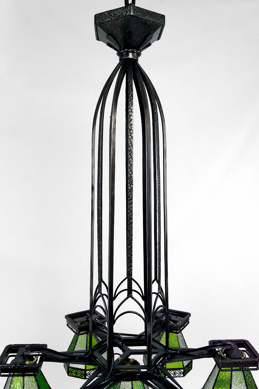 Important wrought iron chandelier, Art Deco Gothic, France, Circa 1920
