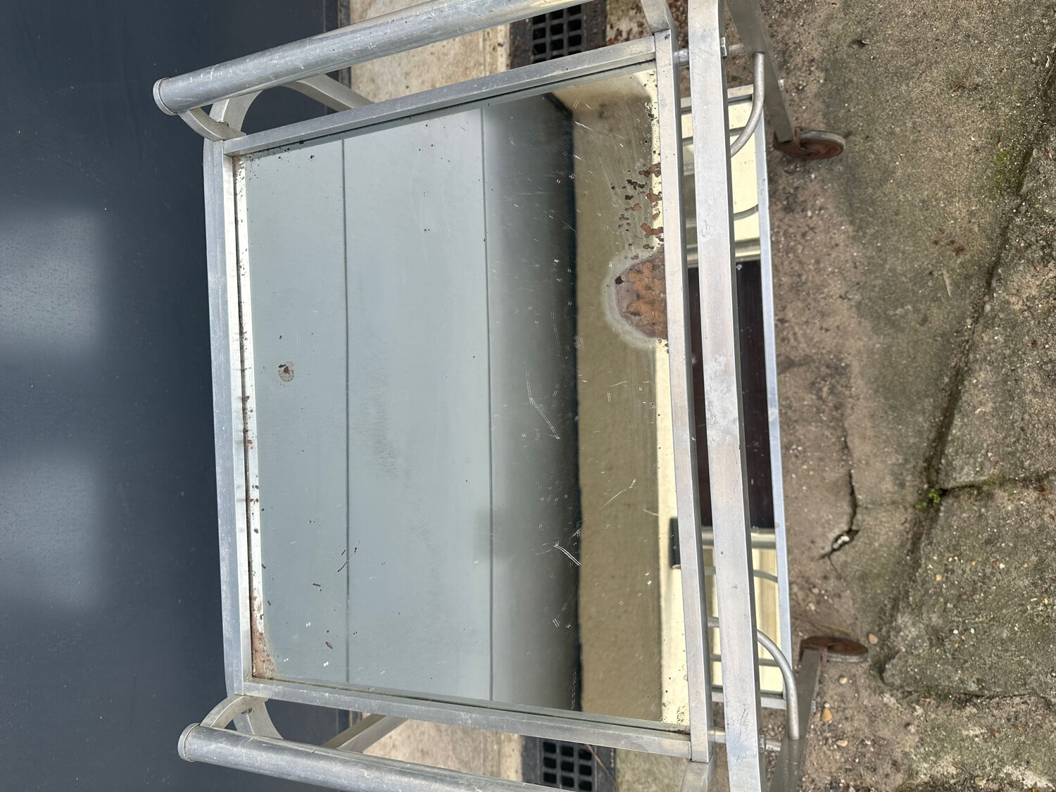 Dessert trolley - bar