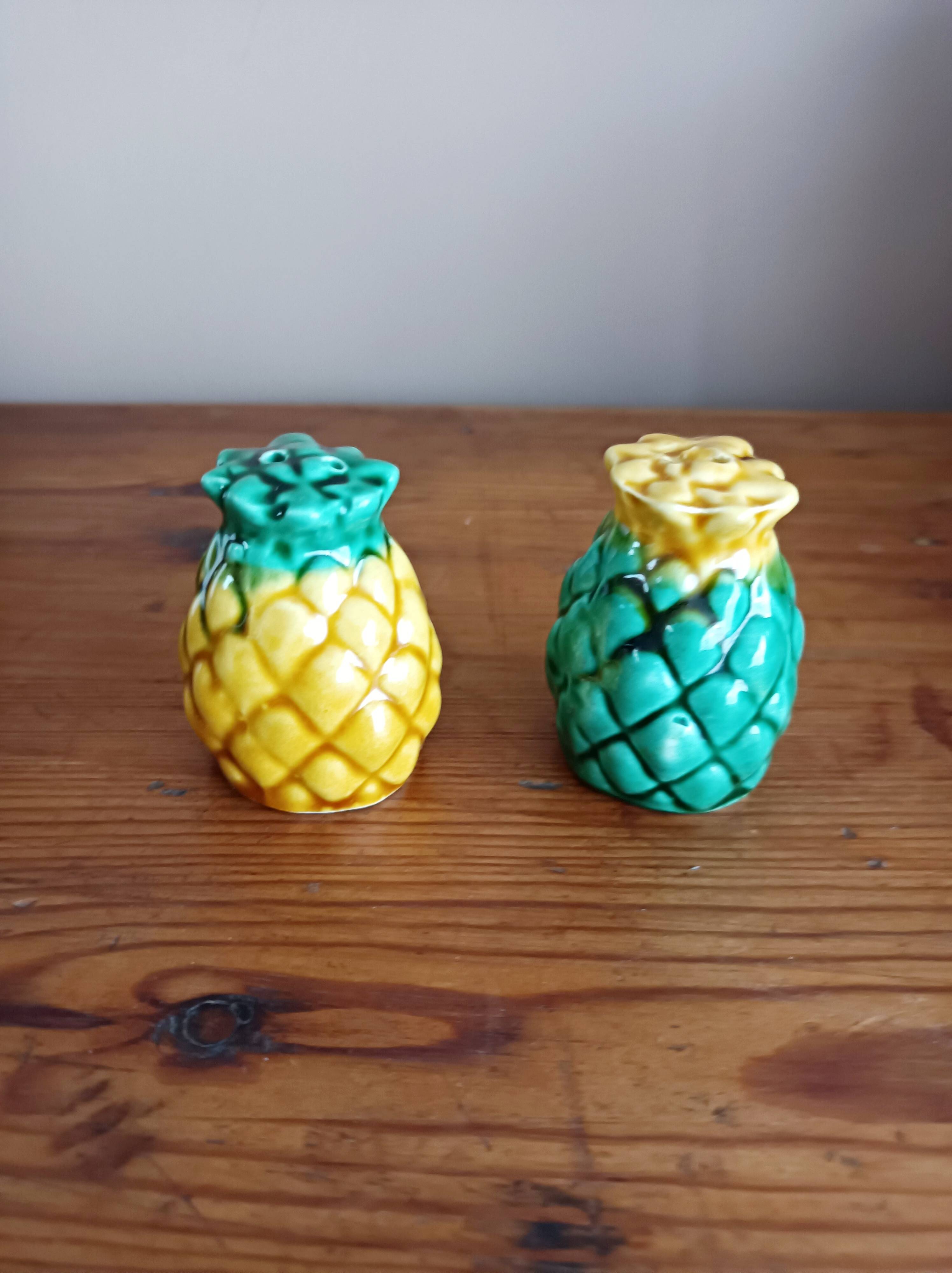Pineapple salt and pepper shaker duo in slip