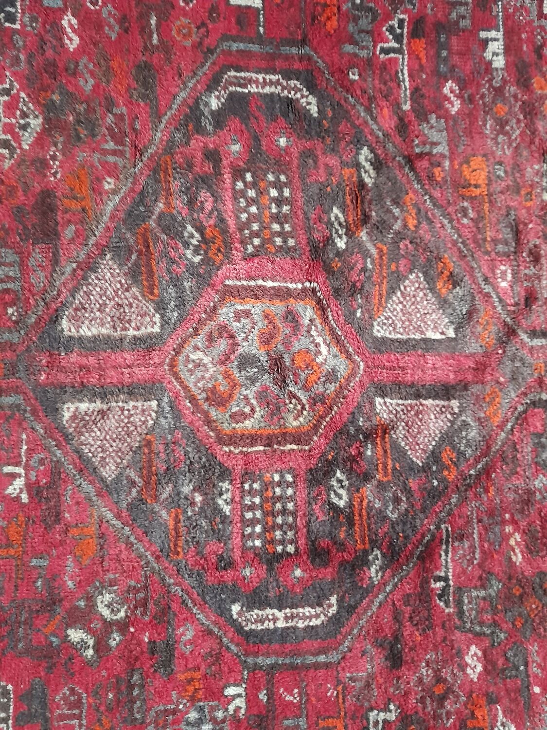 Large Tribal Qashqai Rug (Iran) – 343 x 237 cm