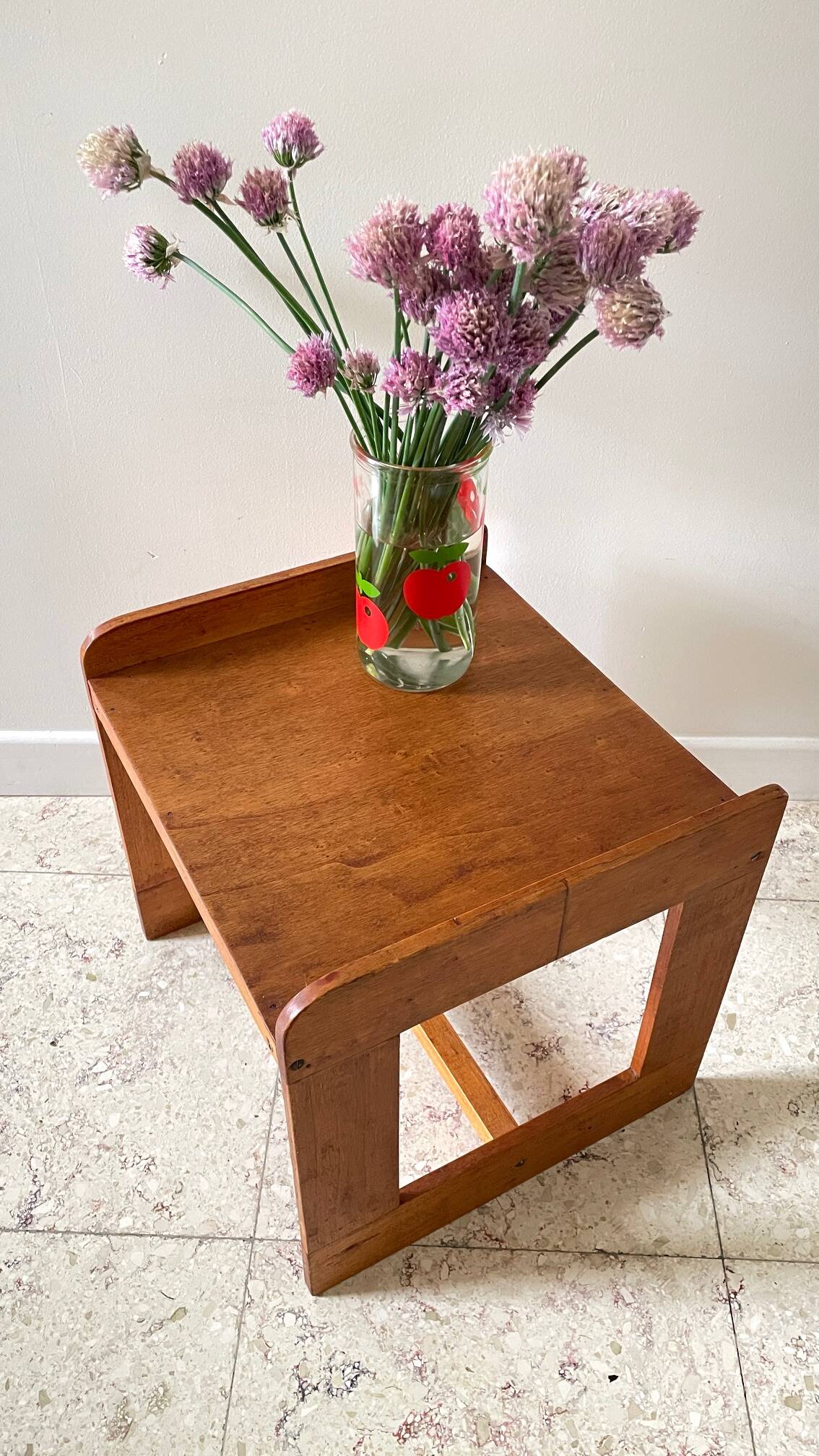 Table basse géométrique bois miel vintage