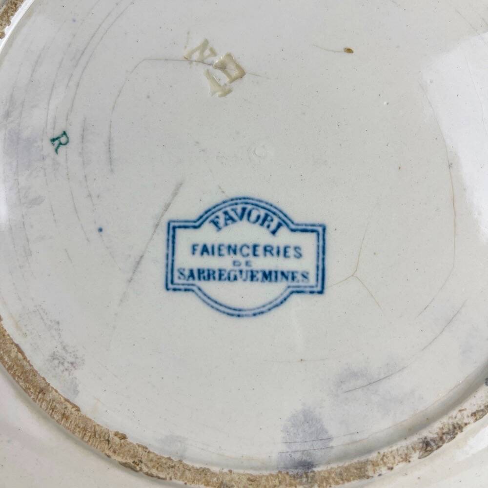 5 mismatched plates Terre de fer 1900