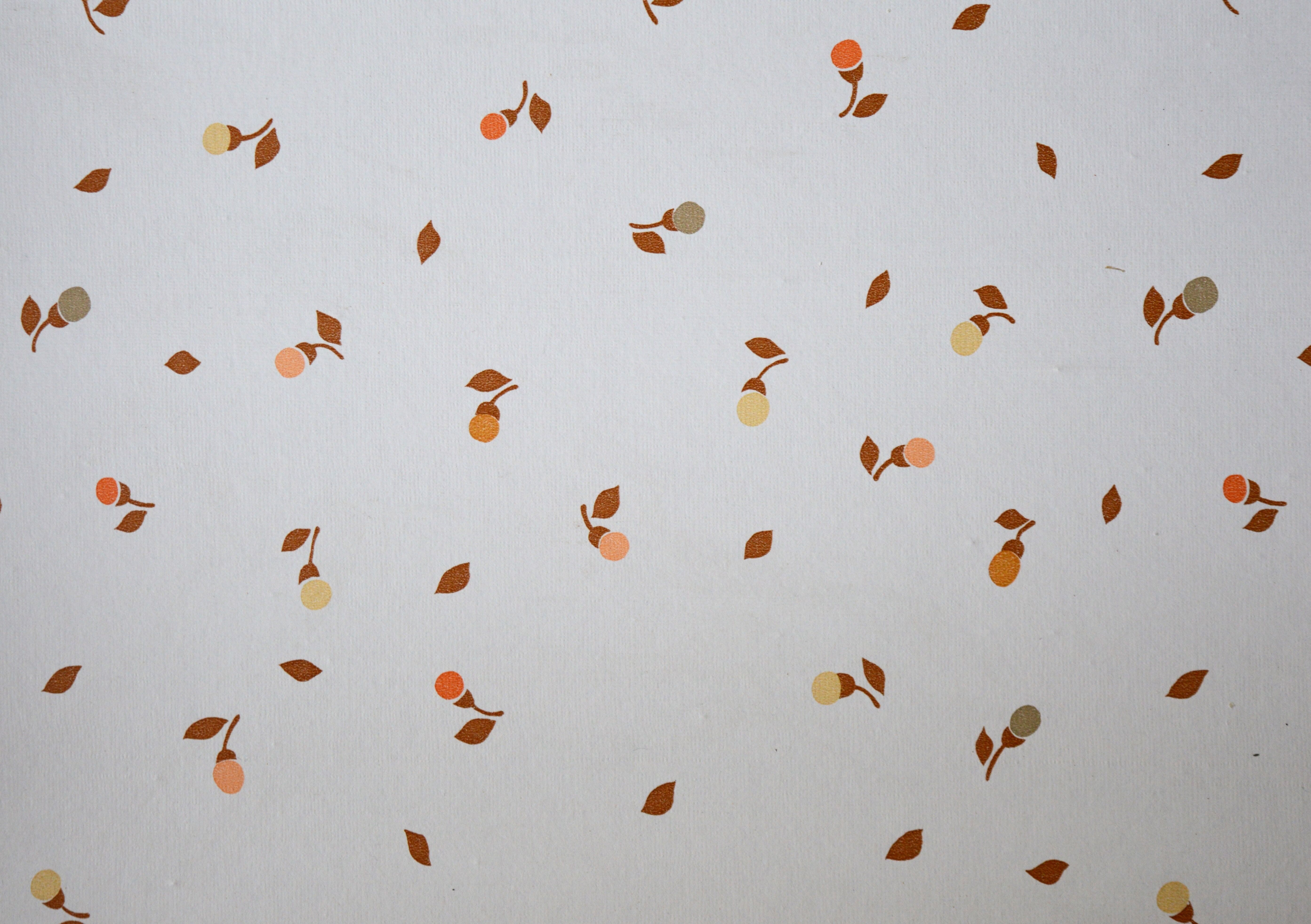 Oak chest of drawers