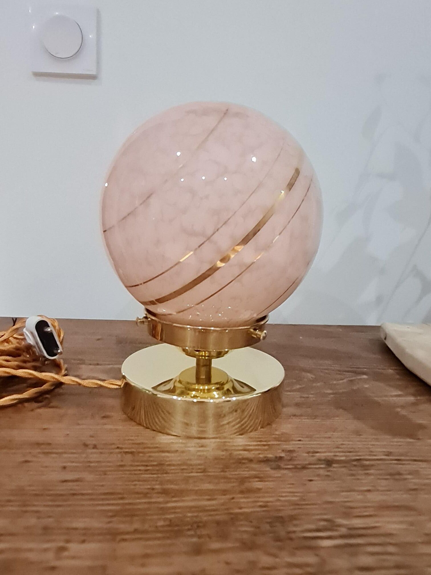 Clichy glass globe table lamp