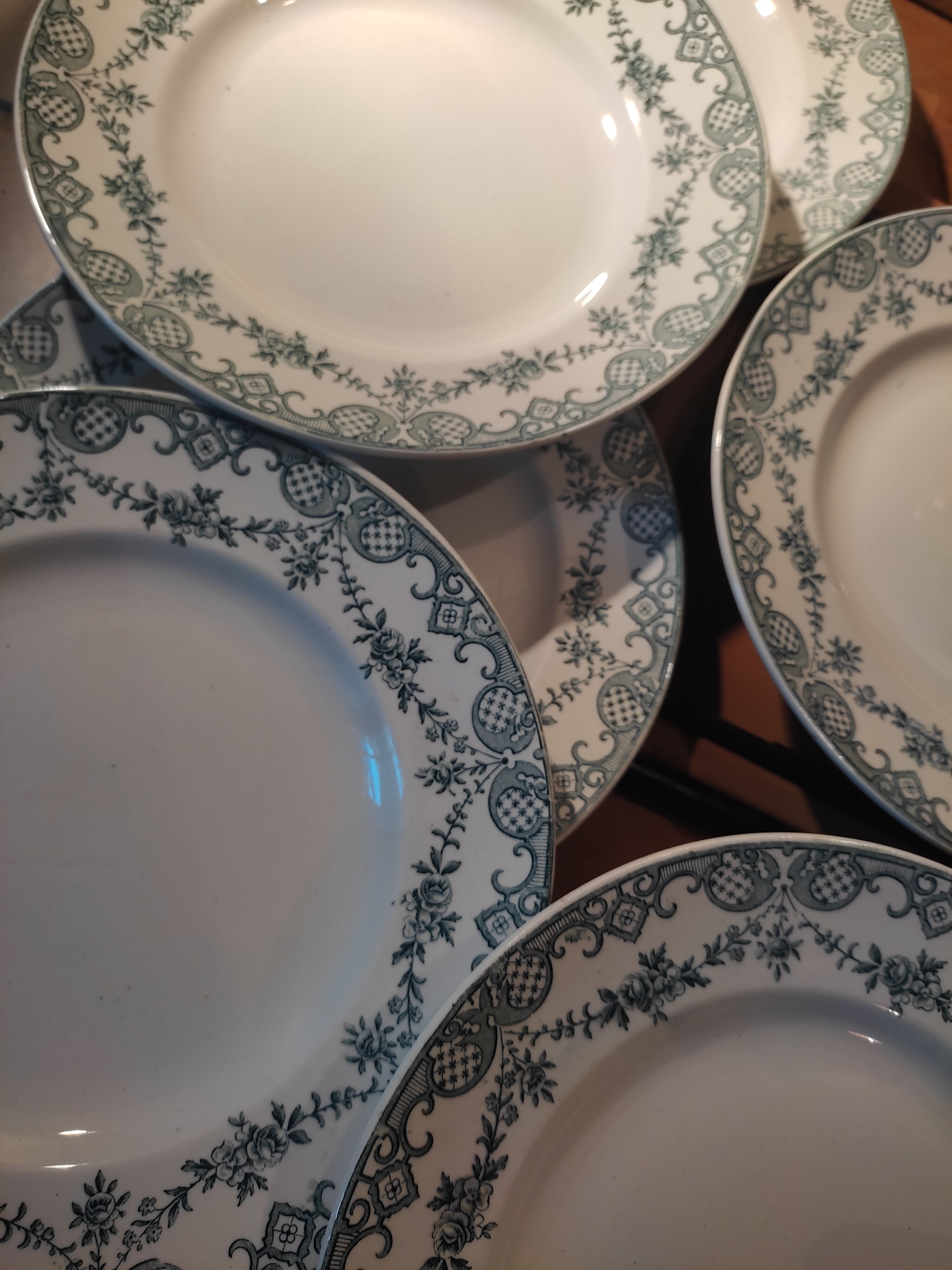 6 old plates in earthenware model Versailles