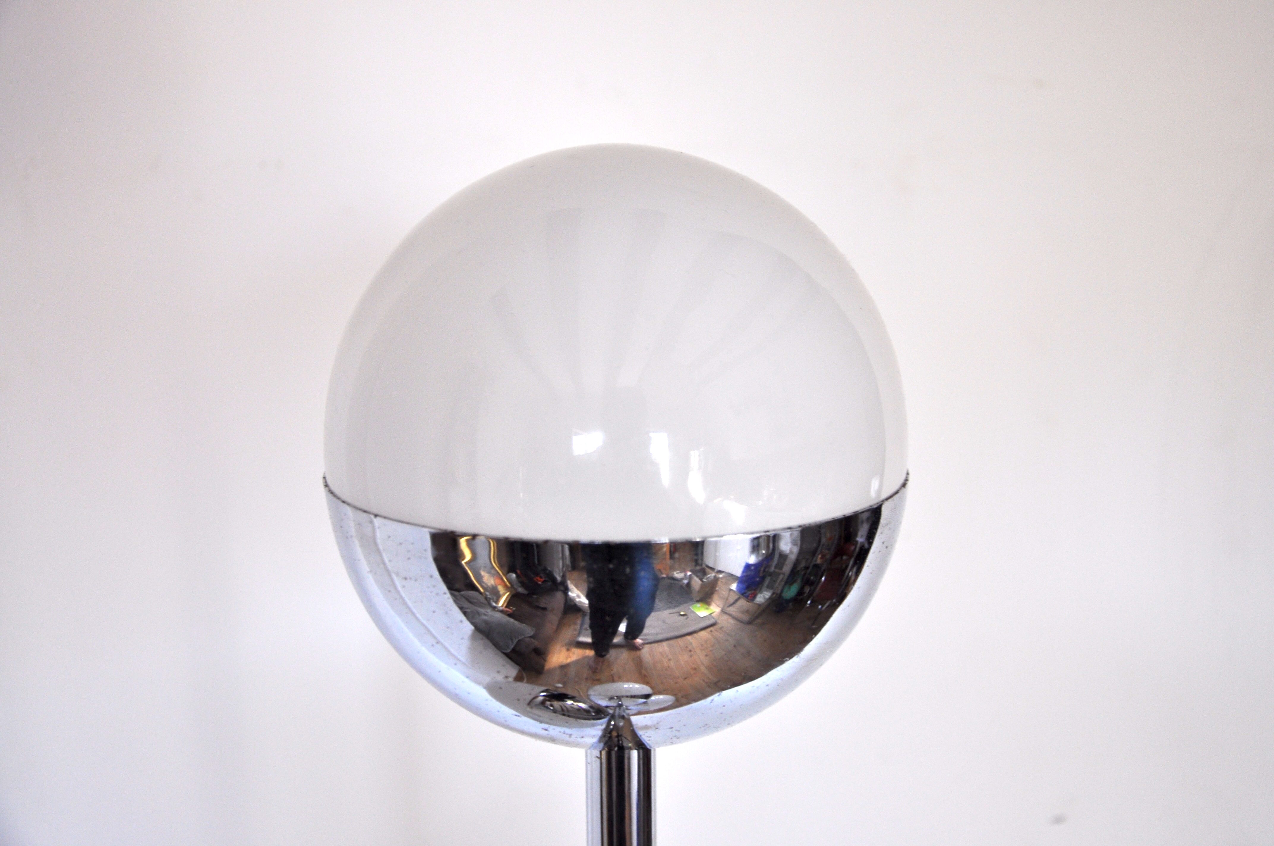 Lampadaire spirale chromé, design 70