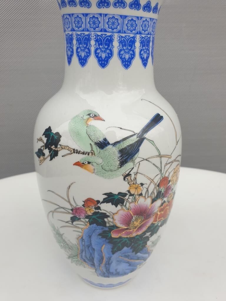 Porcelain vase birds lyres and nightingales from Japan