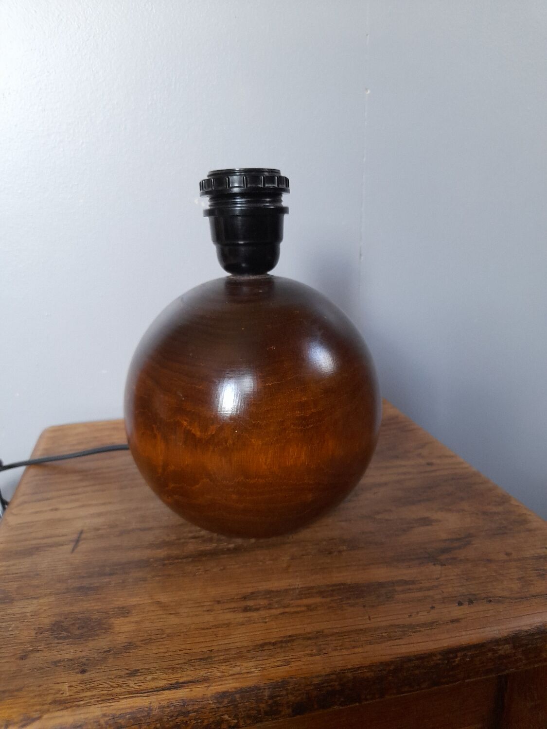 Table lamp foot ball dark solid wood Tournerie du sou, France
