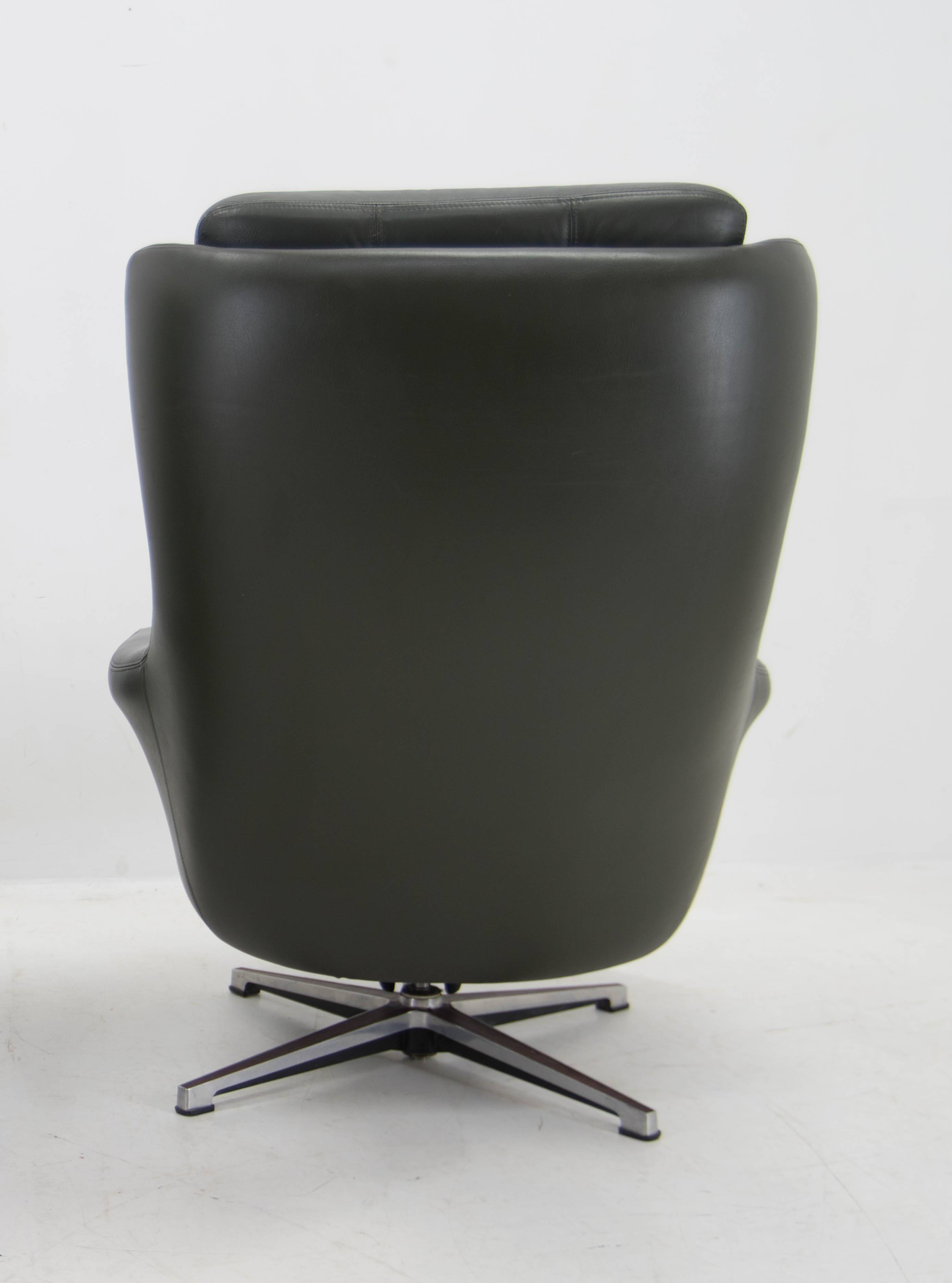 Midcentury Swivel Rocking Armchair, Peem, Finland, 1970s