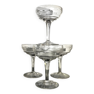 Coupes à champagne en cristal ciselé