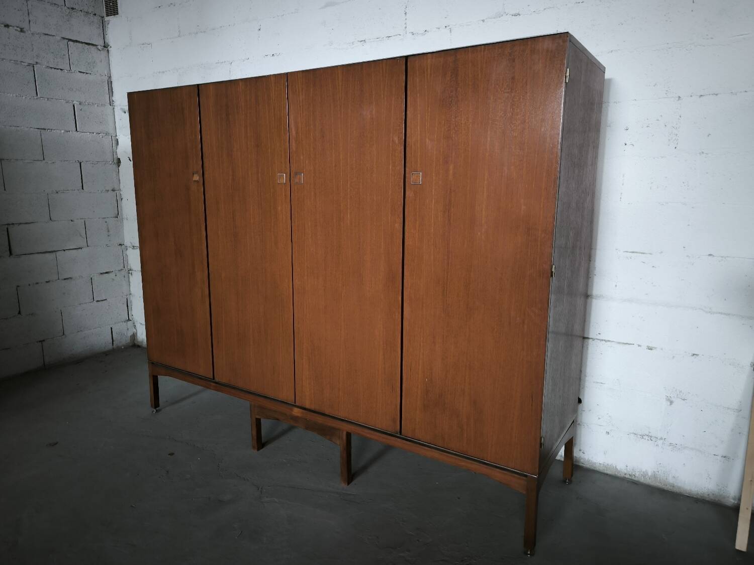 Scandinavian dressing wardrobe in rosewood