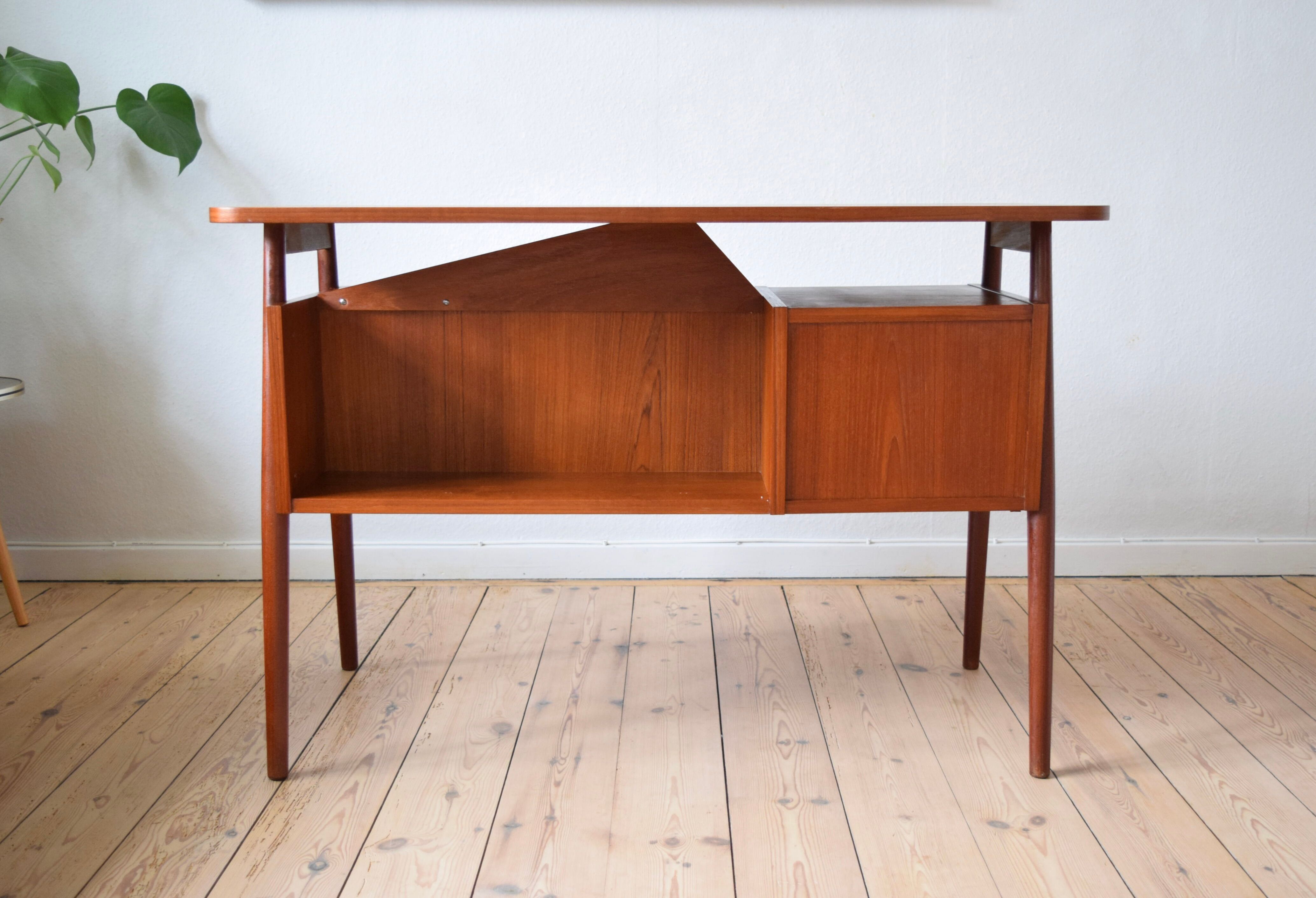 Danish teak floating desk by Gunner Nielsen for Tibergaard, 1960