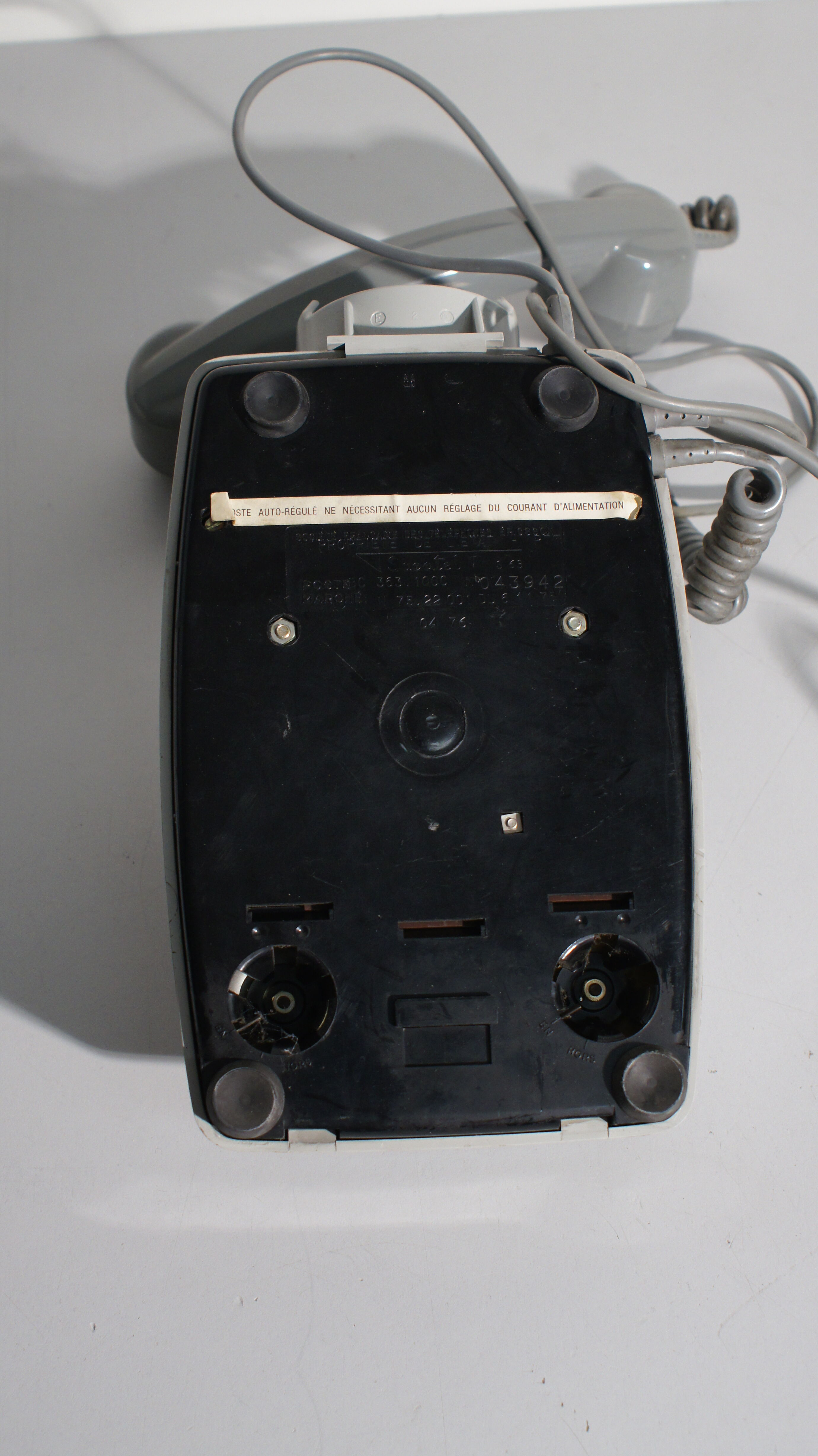 Téléphone vintage années 80 gris