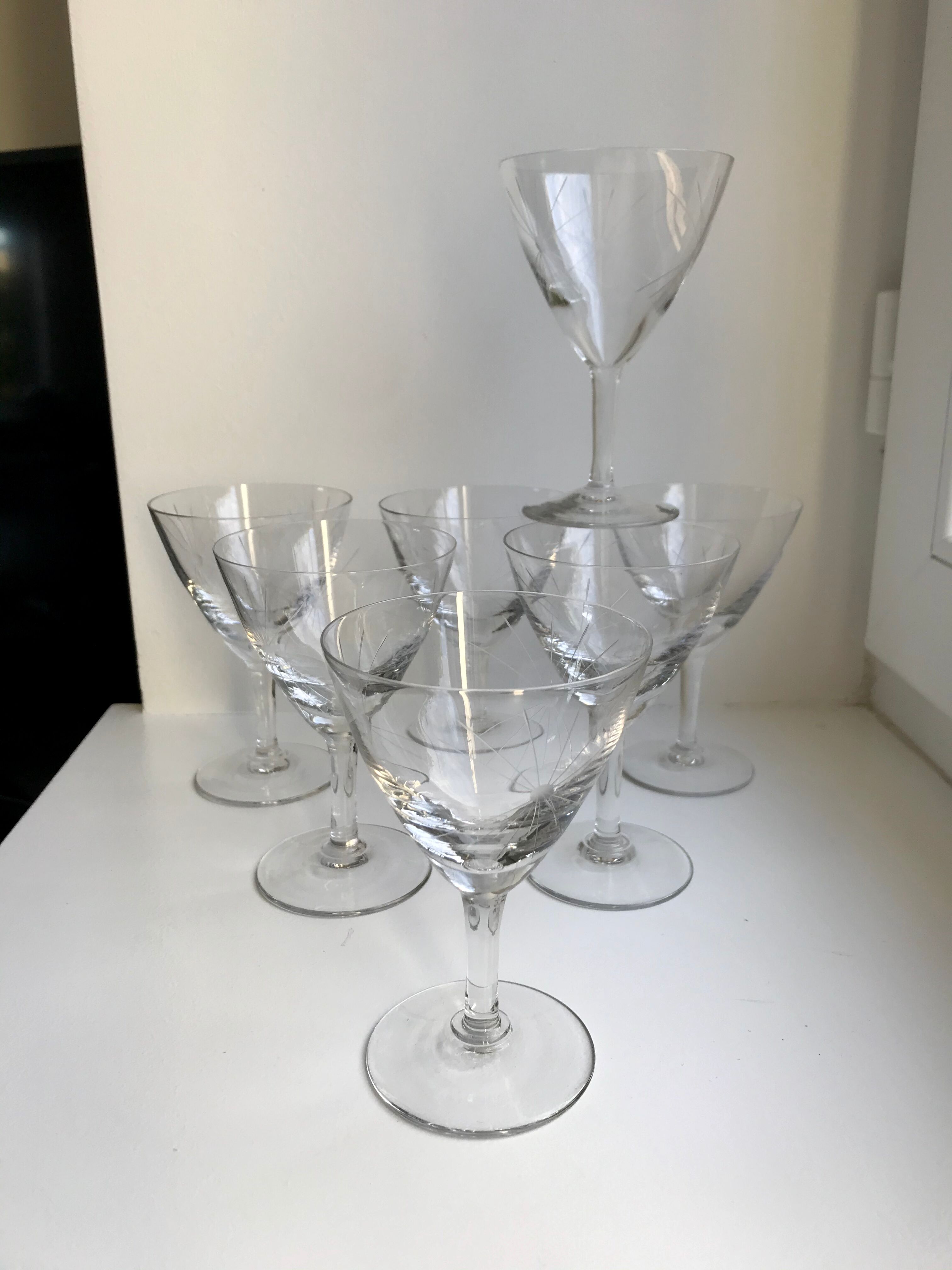 Set of 7 engraved wine glasses star model 50s