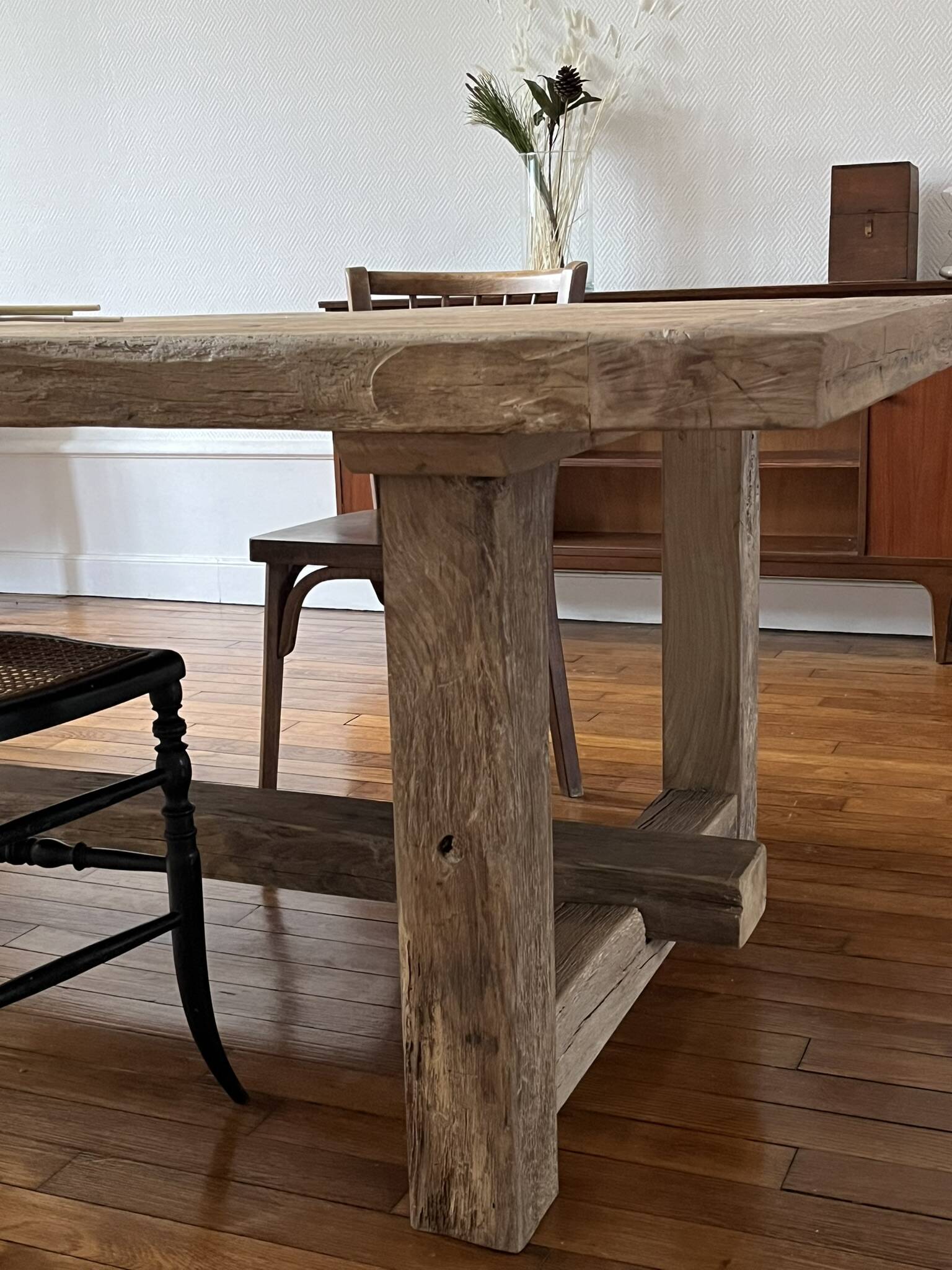 Kingstone farmhouse table in antique solid oak
