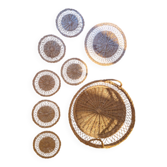 Lot sous-verres, sous-plat et plateau en rotin