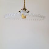 Serrated opaline suspension