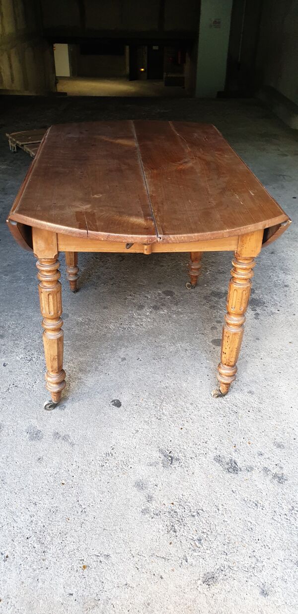 Table louis Philippe  merisier massif