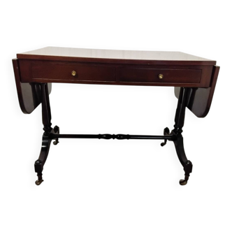 English-style coffee table with flaps